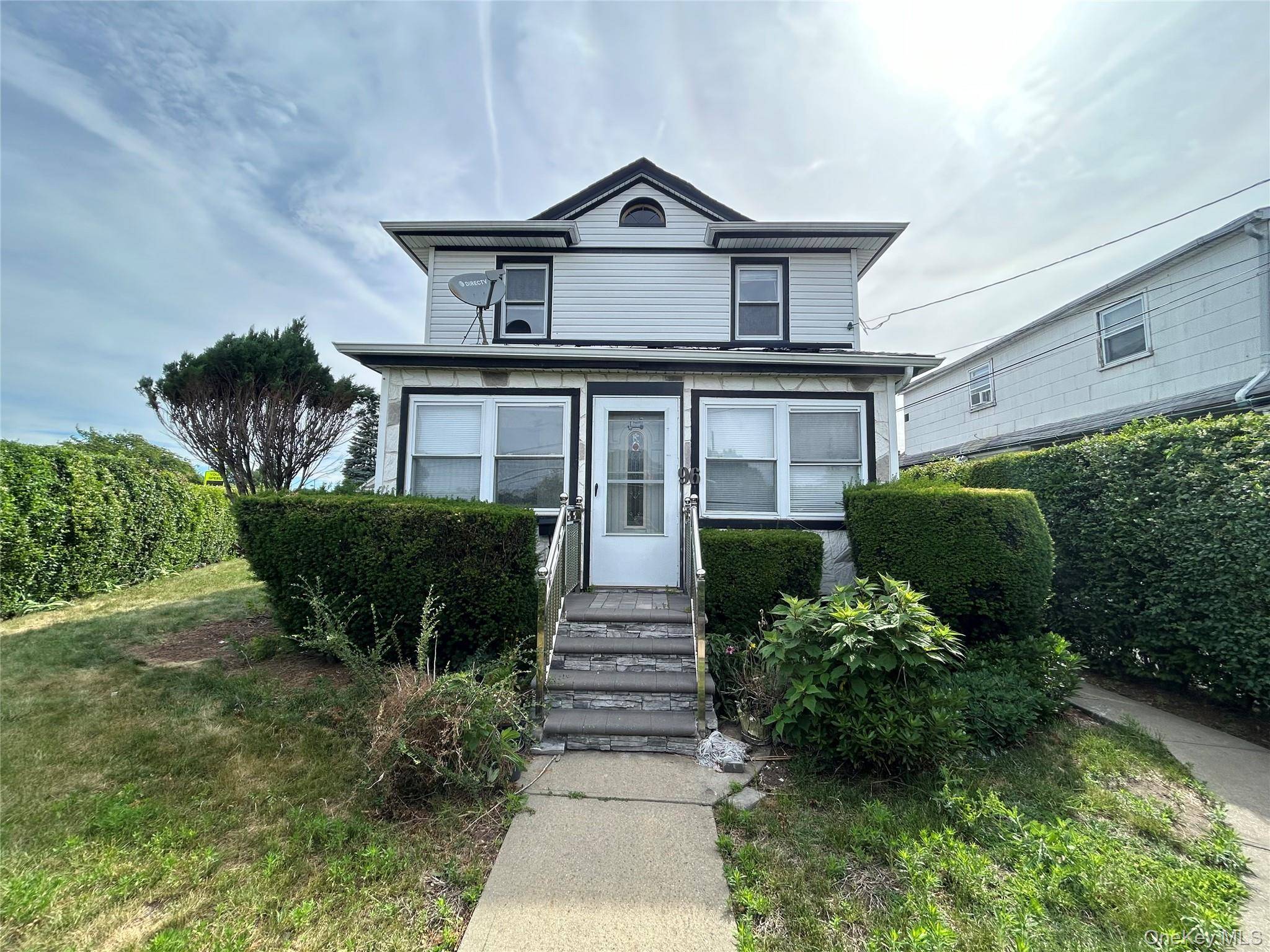96 California AVE, Hempstead, NY 11550