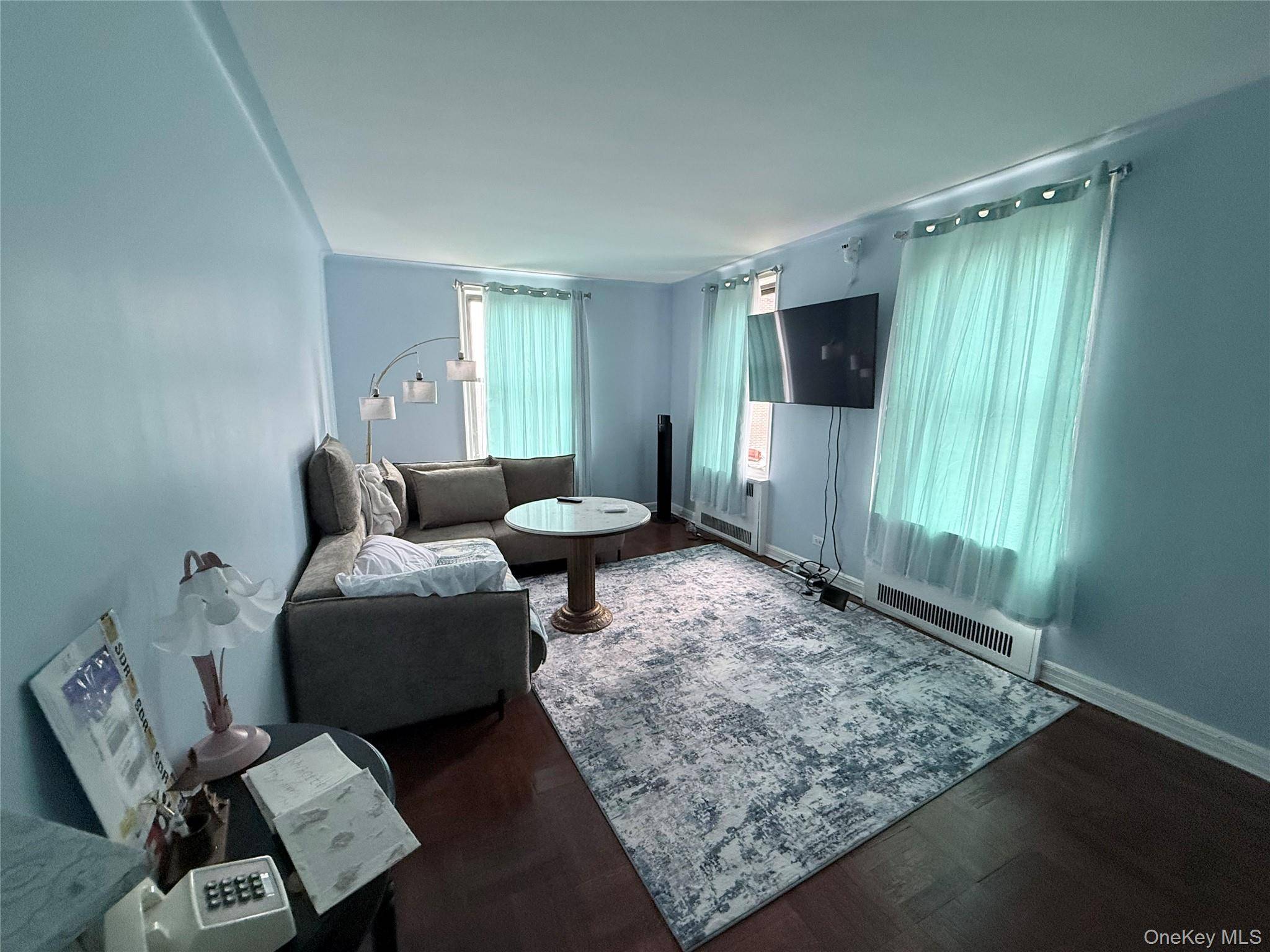 83-80 118 ST #6C, Kew Gardens, NY 11415