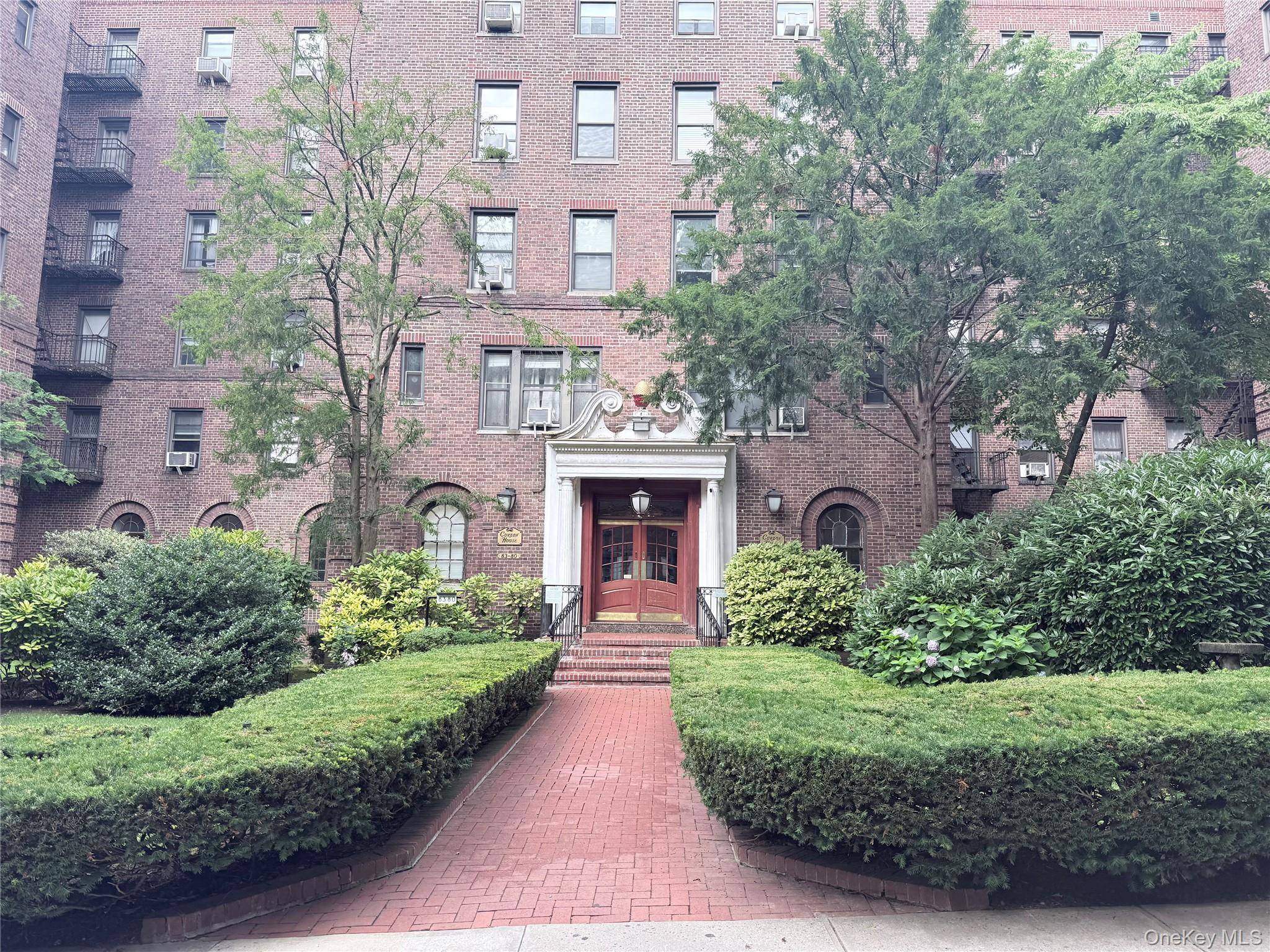 83-80 118 ST #6C, Kew Gardens, NY 11415