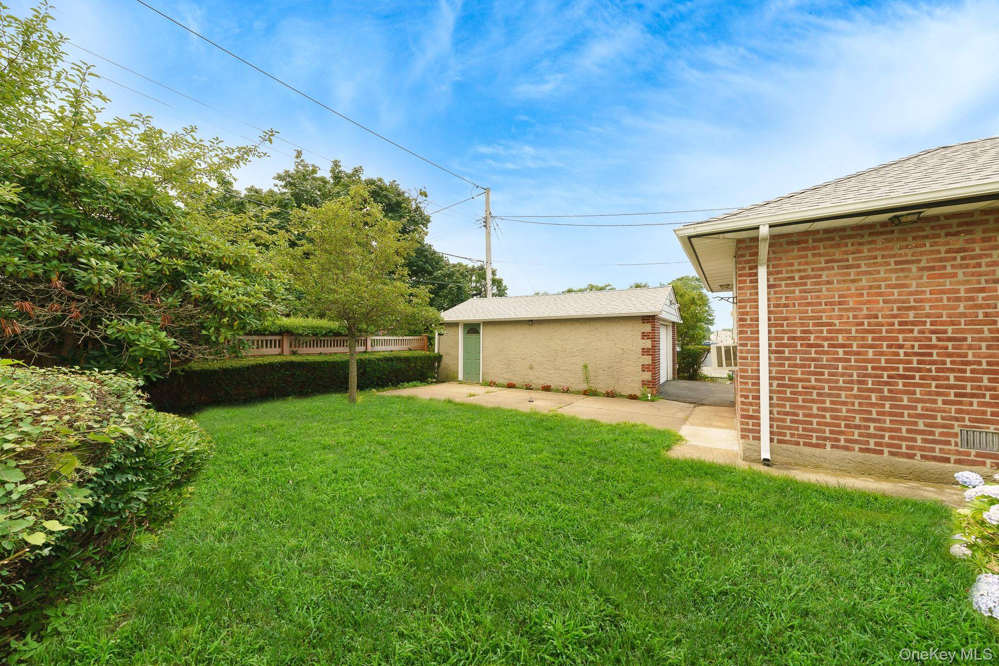 204 Center ST, Williston Park, NY 11596