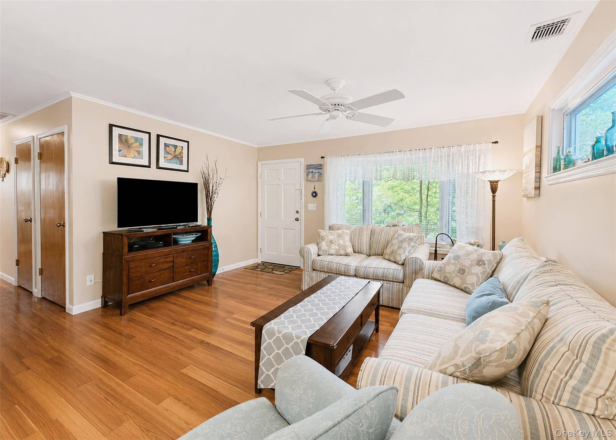 17 Beech RD, Rocky Point, NY 11778