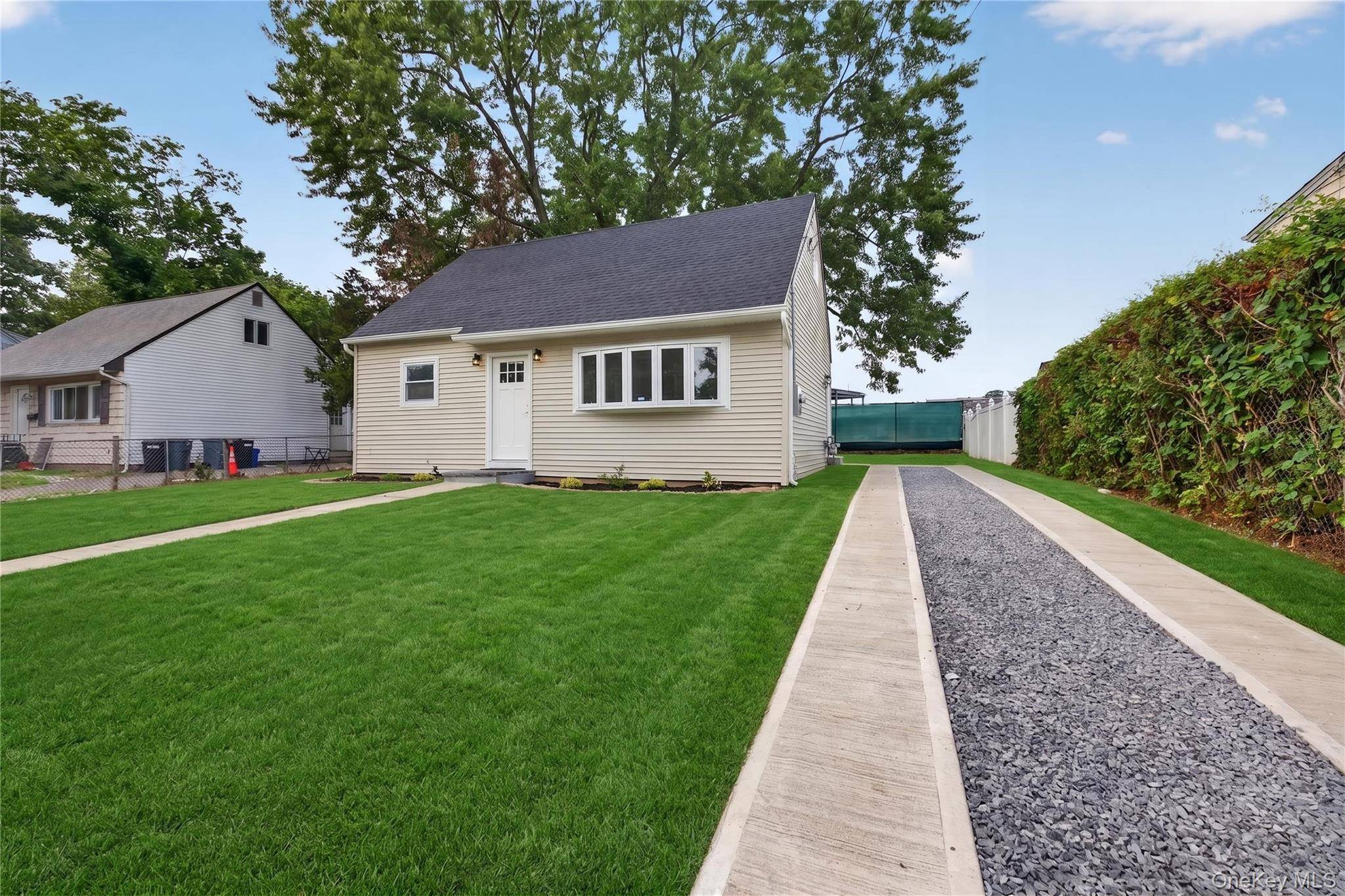 33 Parkway BLVD, Wyandanch, NY 11798