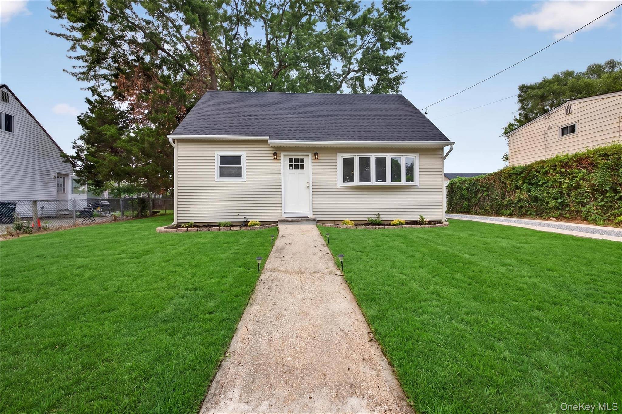 33 Parkway BLVD, Wyandanch, NY 11798