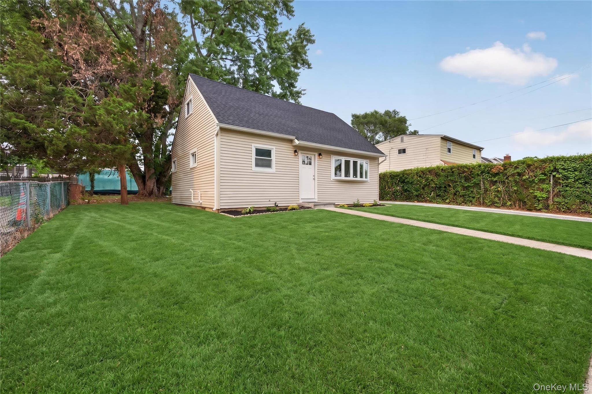 33 Parkway BLVD, Wyandanch, NY 11798