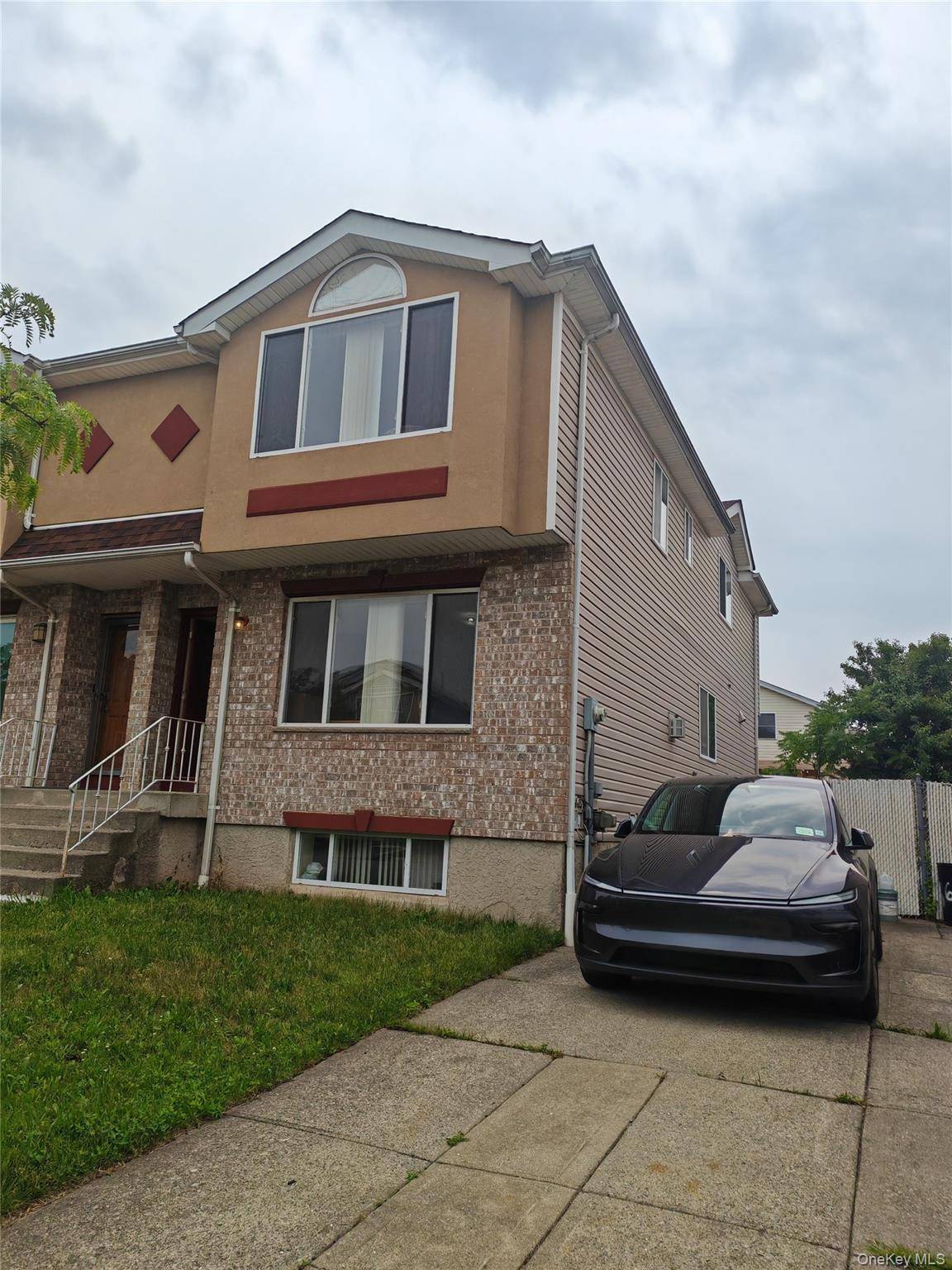 558 Eltingville BLVD, Staten Island, NY 10312