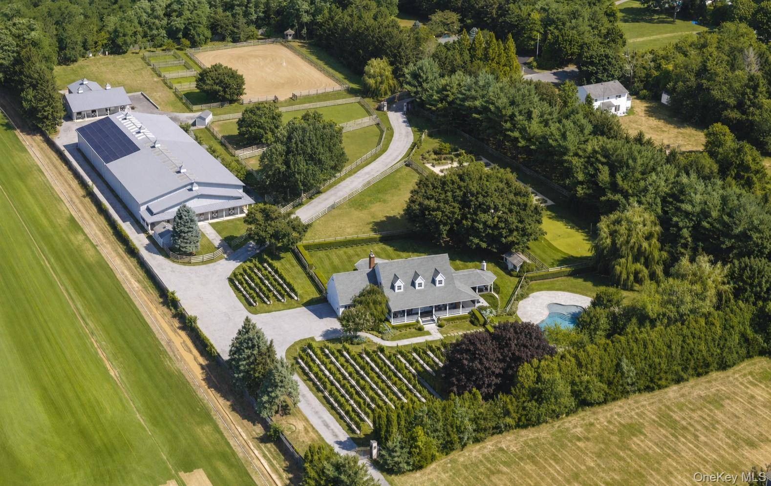 1810 Main RD, Jamesport, NY 11947