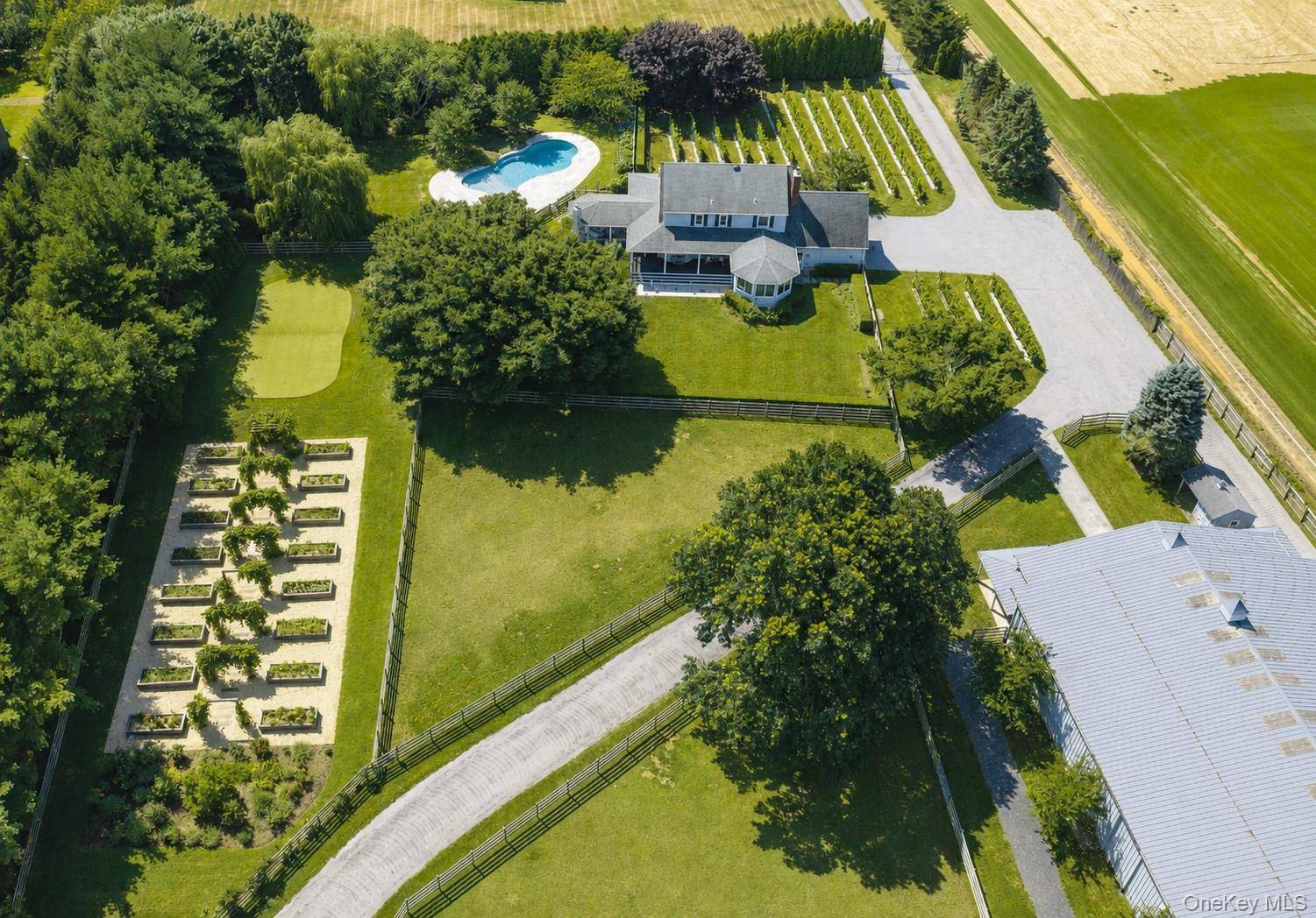 1810 Main RD, Jamesport, NY 11947