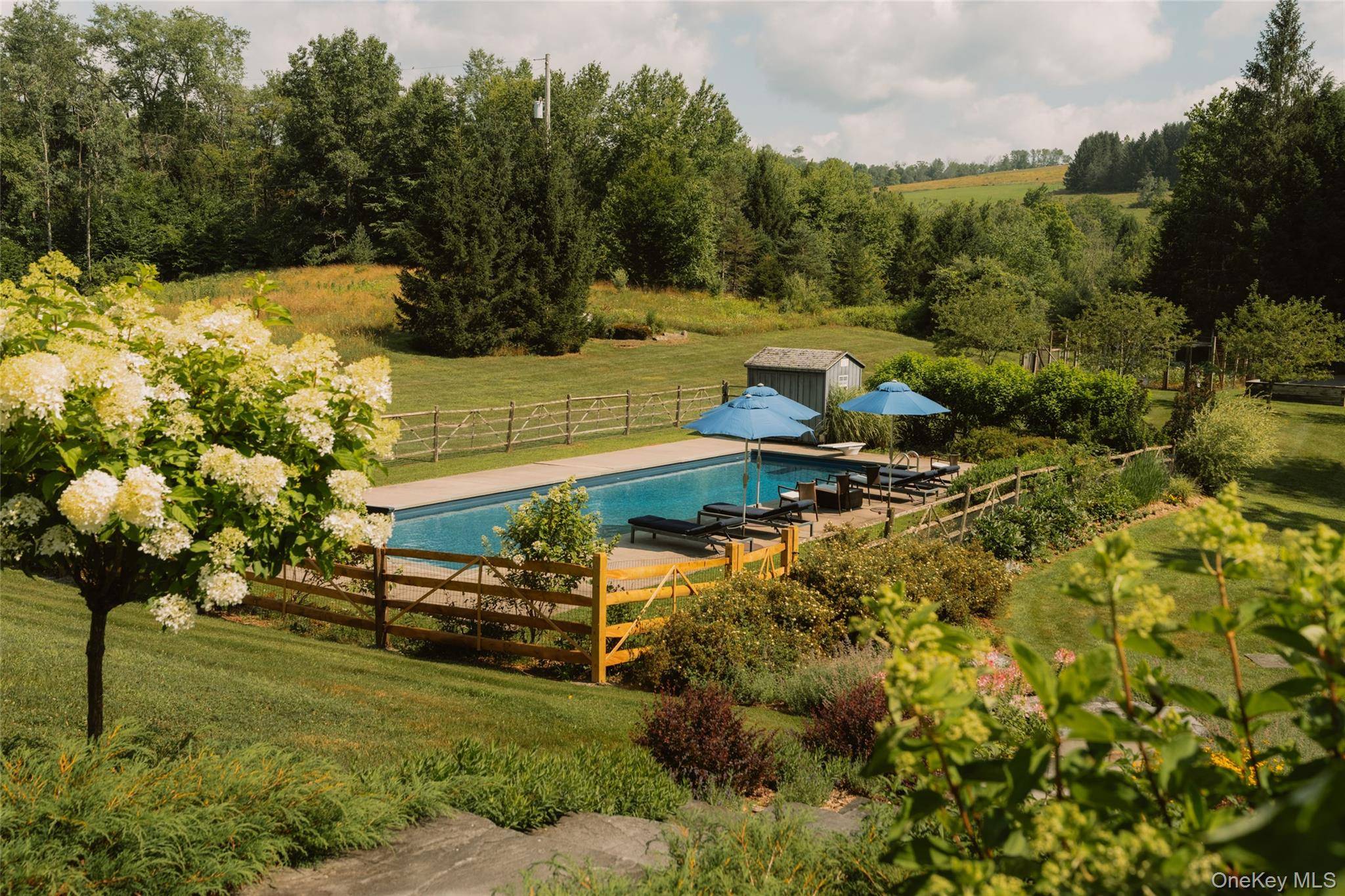 56 Winkelstern LN, Kenoza Lake, NY 12750