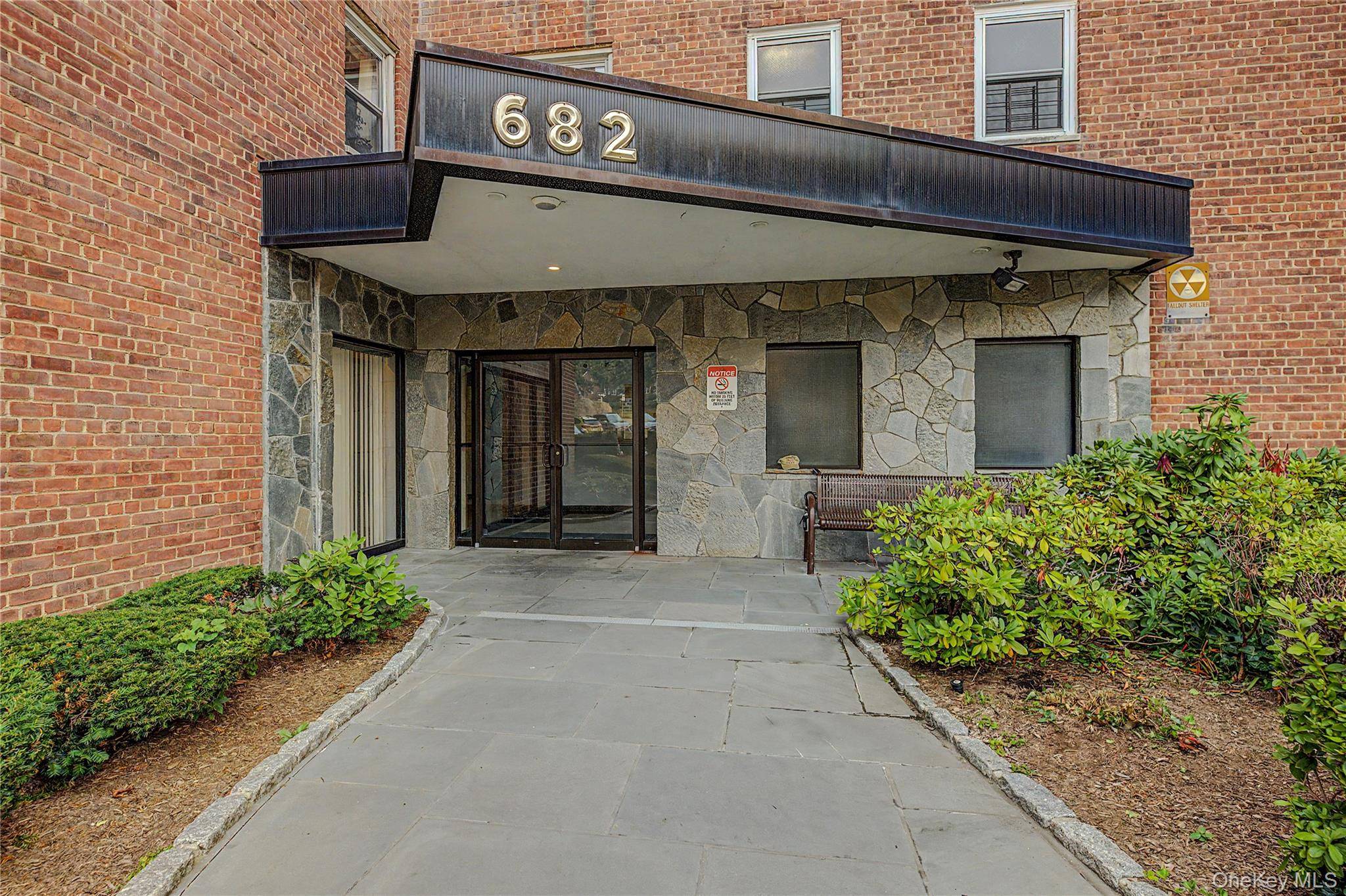 682 Tuckahoe RD #5K, Yonkers, NY 10710
