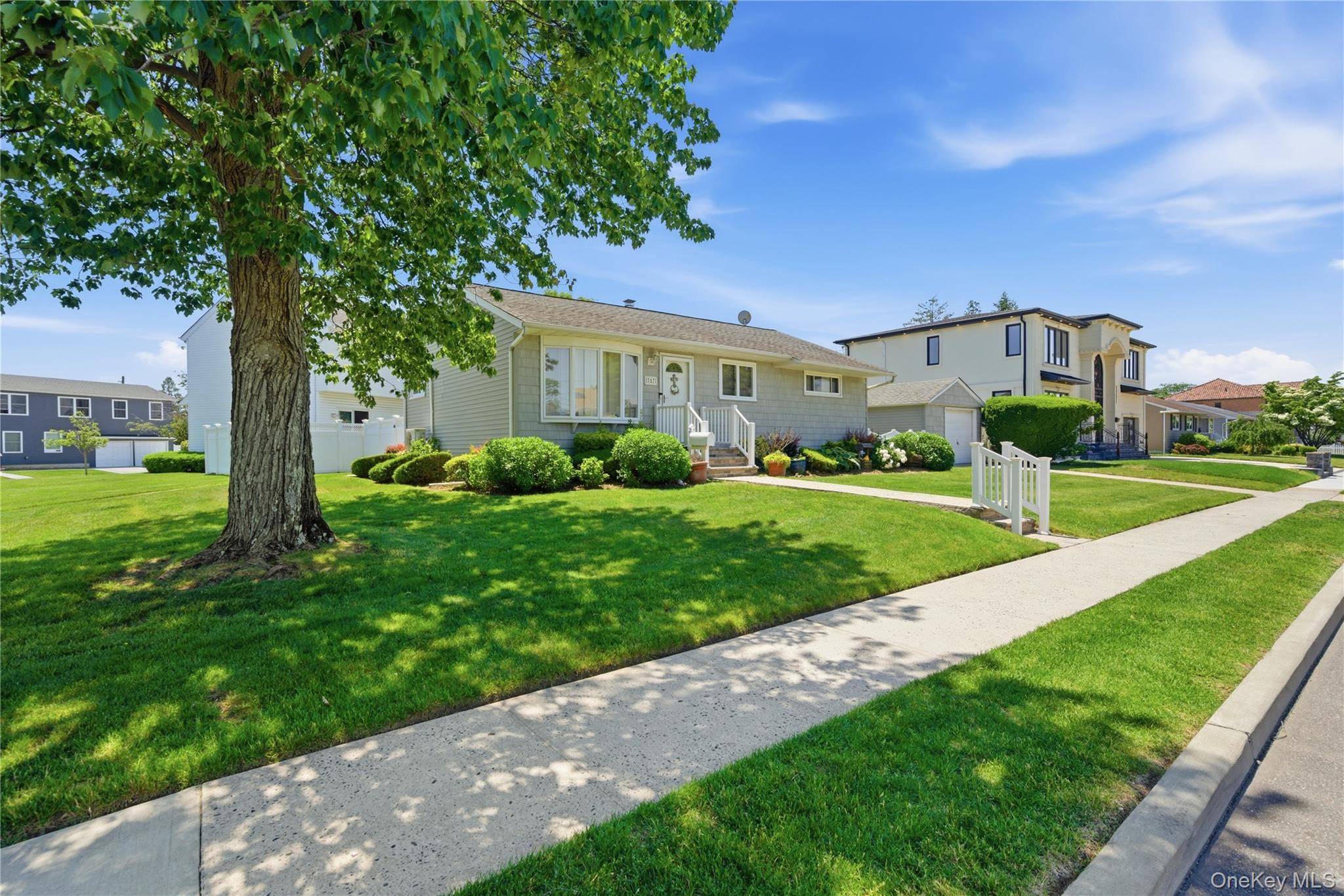 757 Anderson AVE, Franklin Square, NY 11010