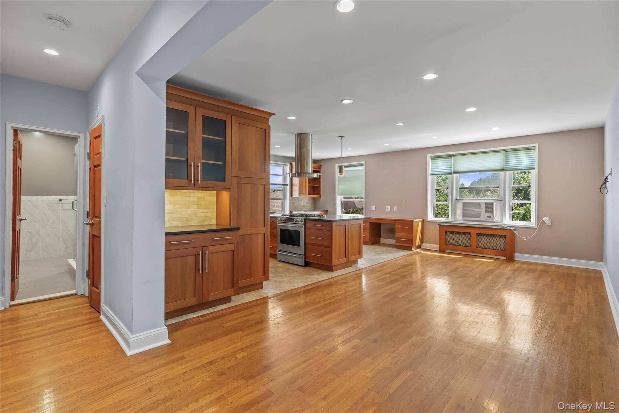 101 Old Mamaroneck RD #3B4, White Plains, NY 10605