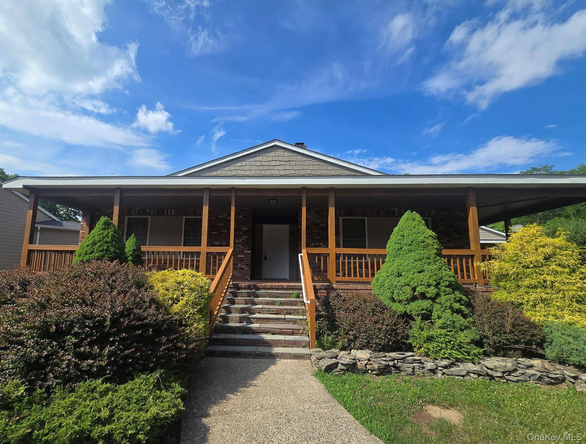 1-18 Willow WAY #6 (Locust Lane), Rhinebeck, NY 12572