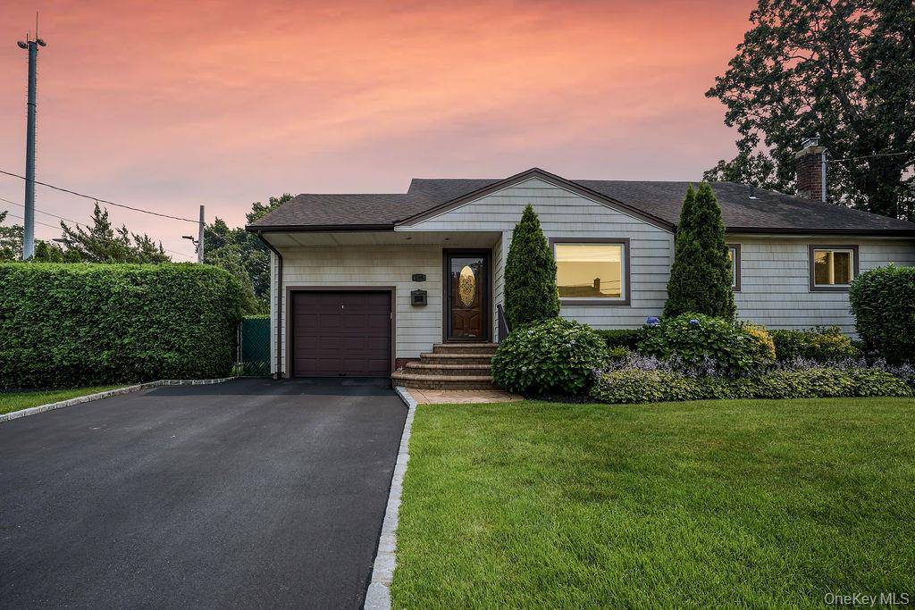 135 Southern Pkwy, Plainview, NY 11803