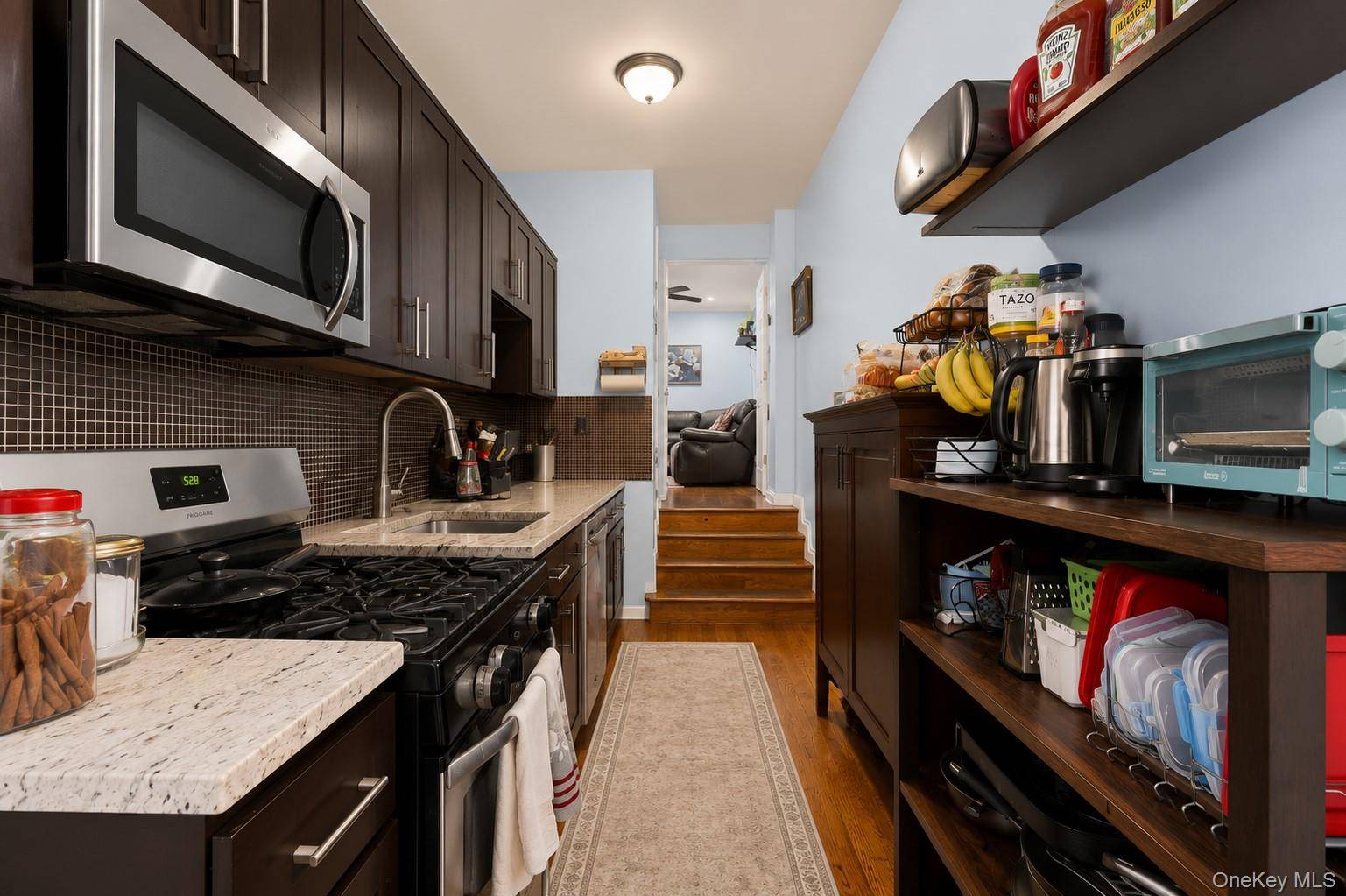 960 E 221st ST, Bronx, NY 10469