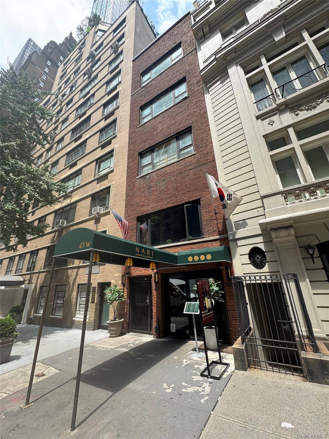 43 W 54th ST, New York (manhattan), NY 10019