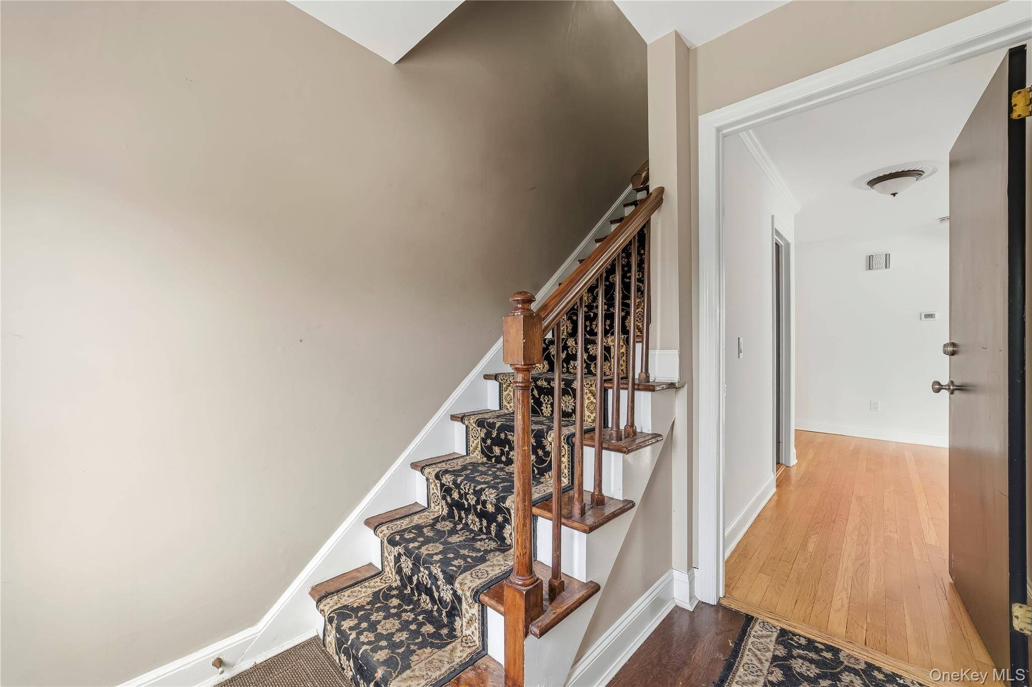 21 Bryn Mawr PL, Yonkers, NY 10701