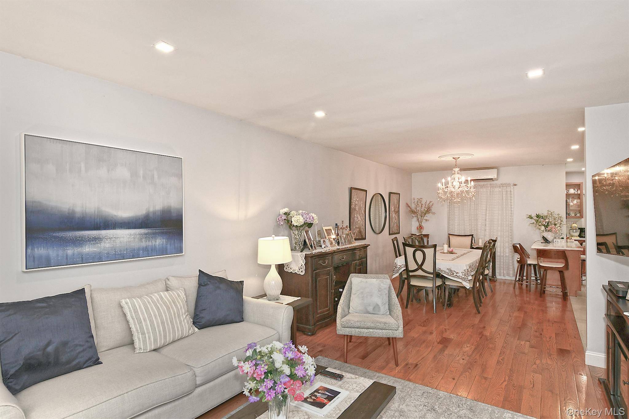 3250 32nd ST, Astoria, NY 11106