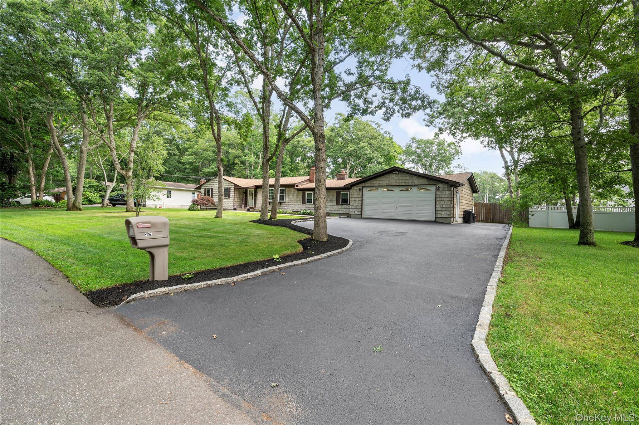 371 Hewlett AVE, East Patchogue, NY 11772