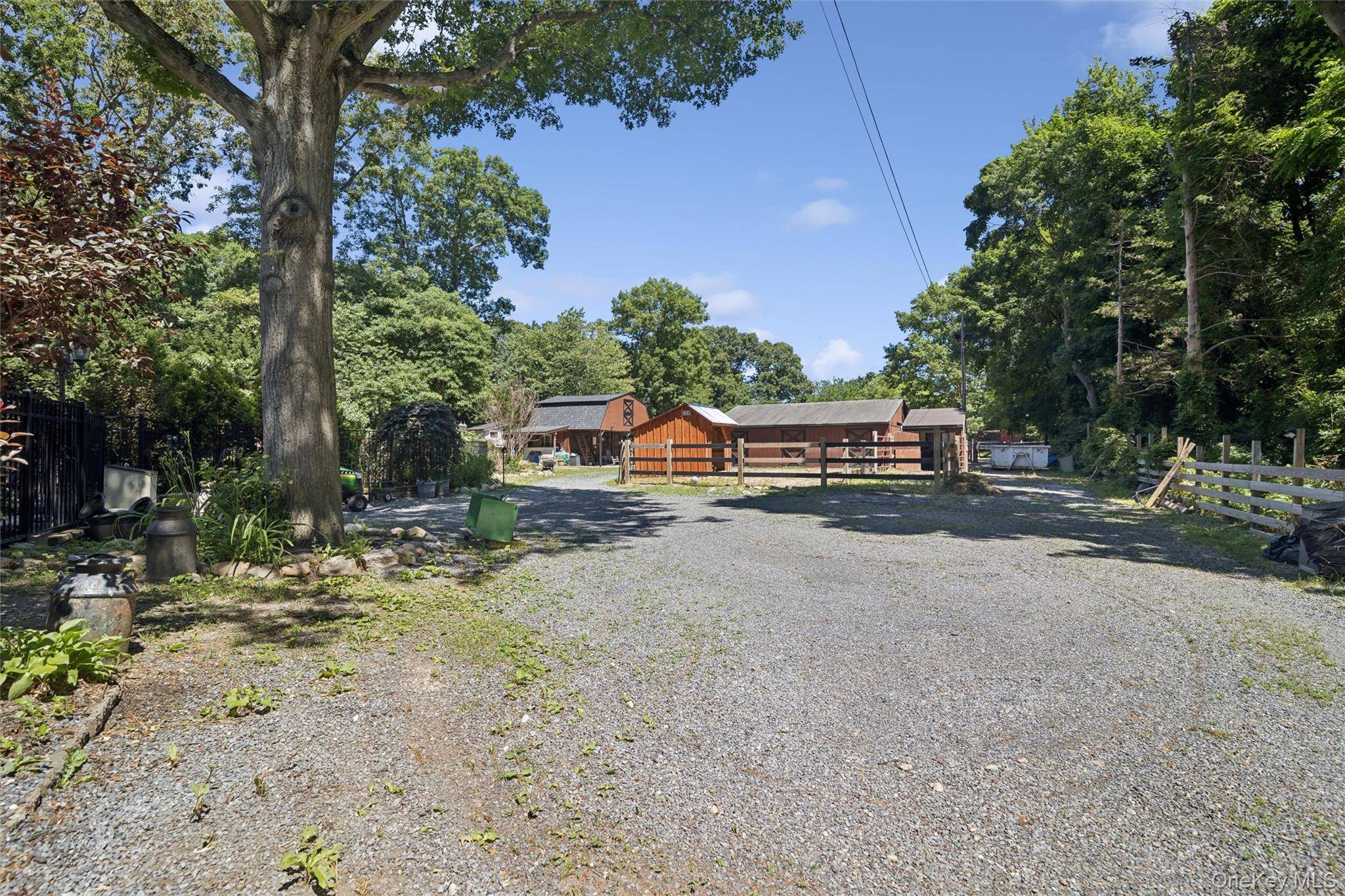 14 Loft RD, Smithtown, NY 11787