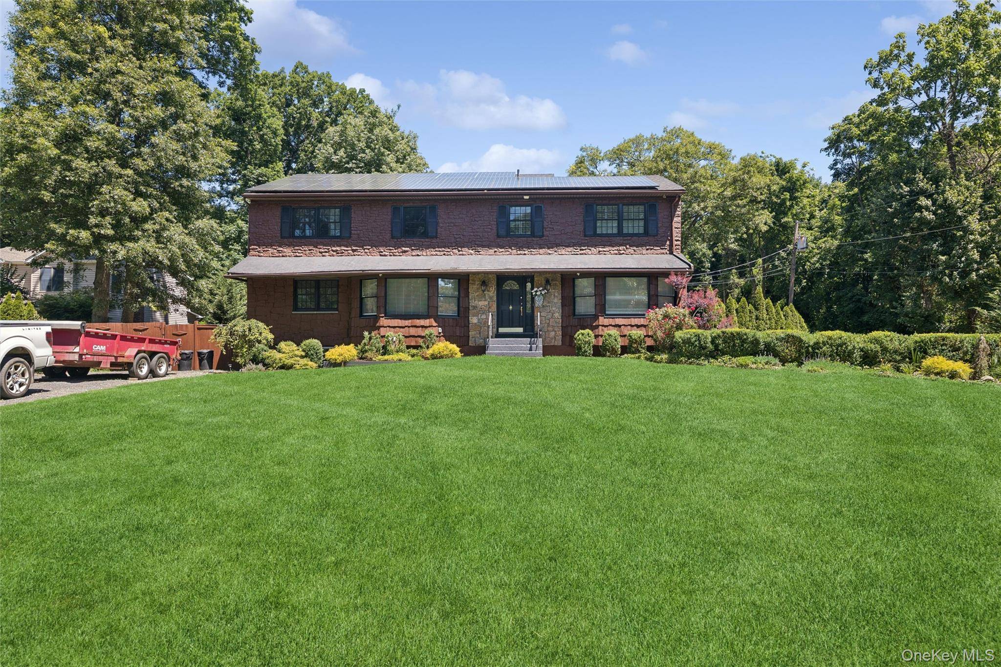 14 Loft RD, Smithtown, NY 11787
