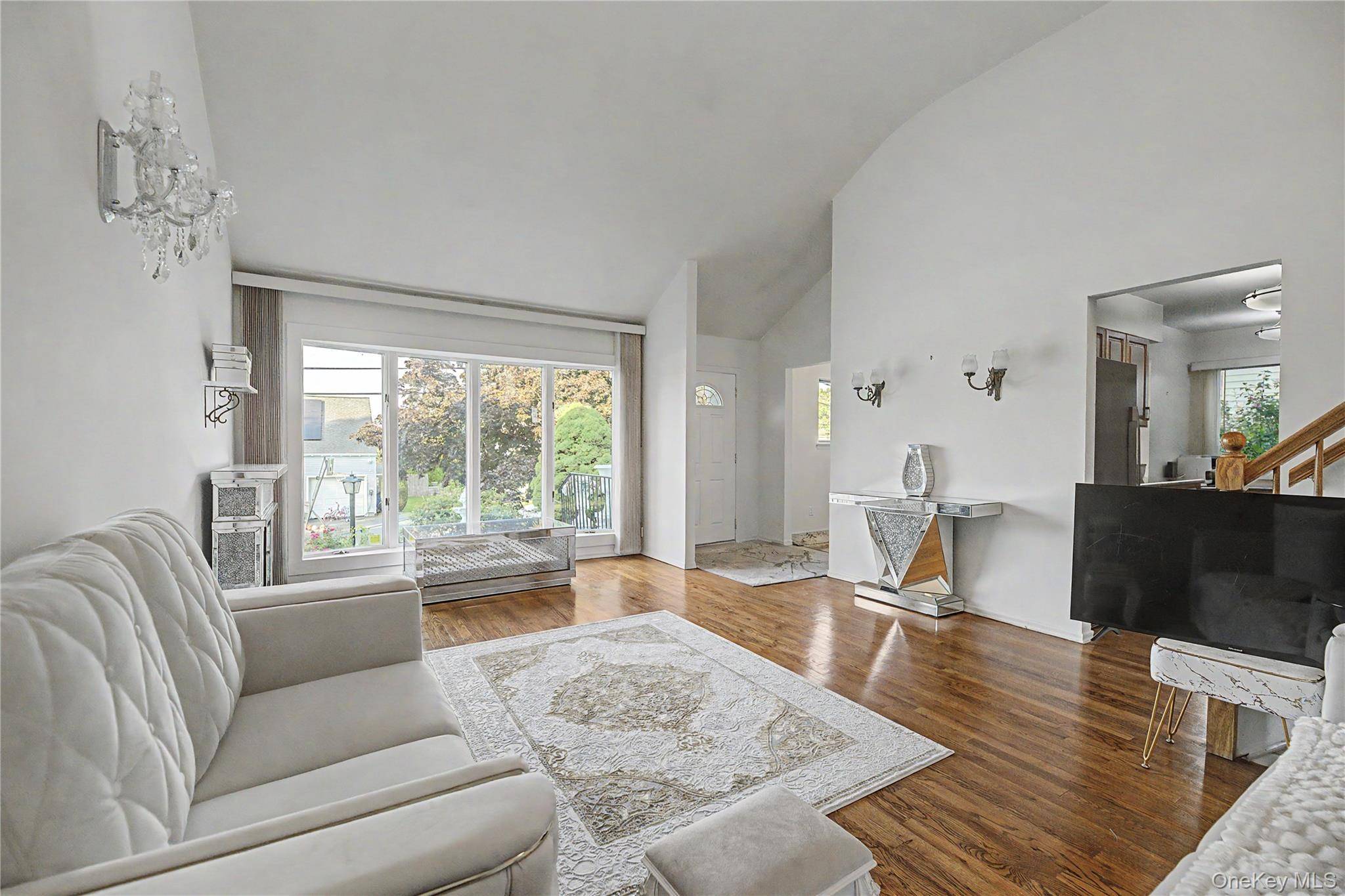 6 Westwind RD, Yonkers, NY 10710