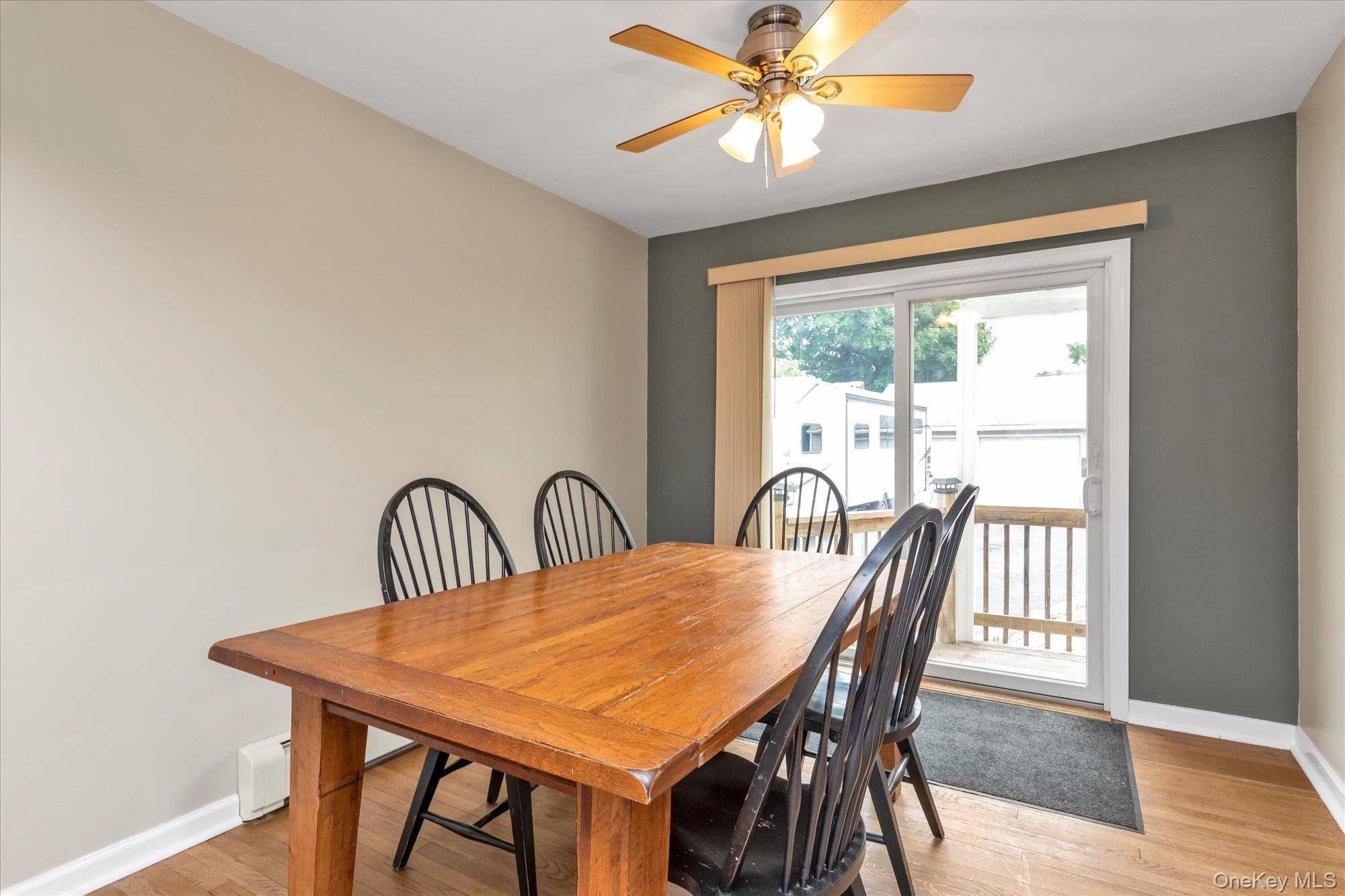 16 Verleye AVE, East Northport, NY 11731