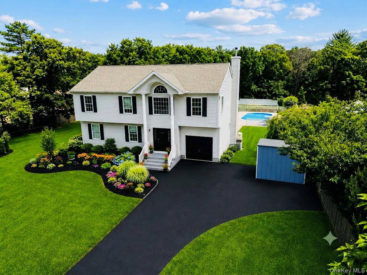 241 Middle Island RD, Medford, NY 11763