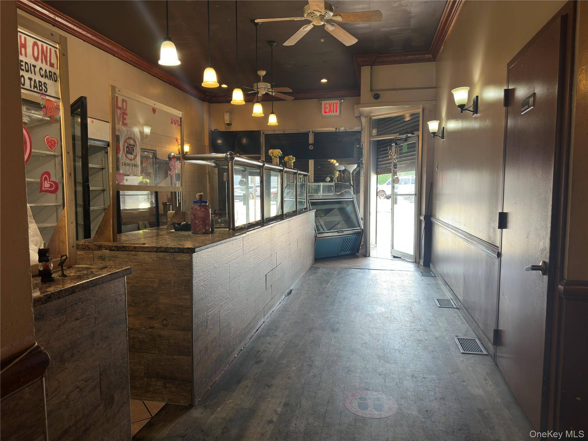 5613 Metropolitan AVE #Ground Floor Retail, Ridgewood, NY 11385