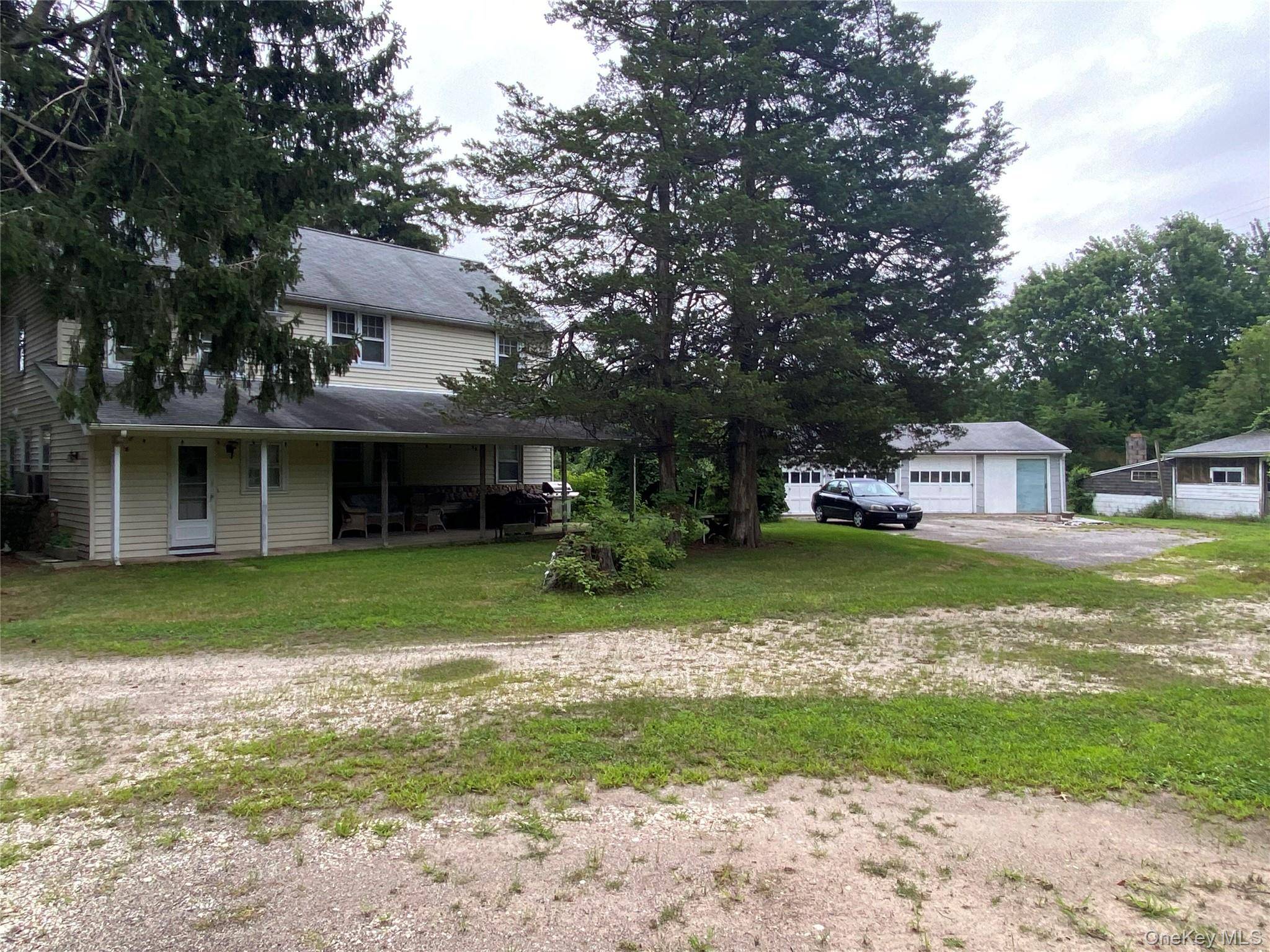 39 Seaman Neck RD #39, Dix Hills, NY 11746