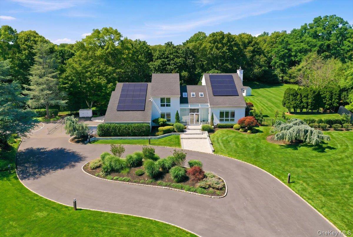 5 Meadow Gate, Head Of The Harbor, NY 11780