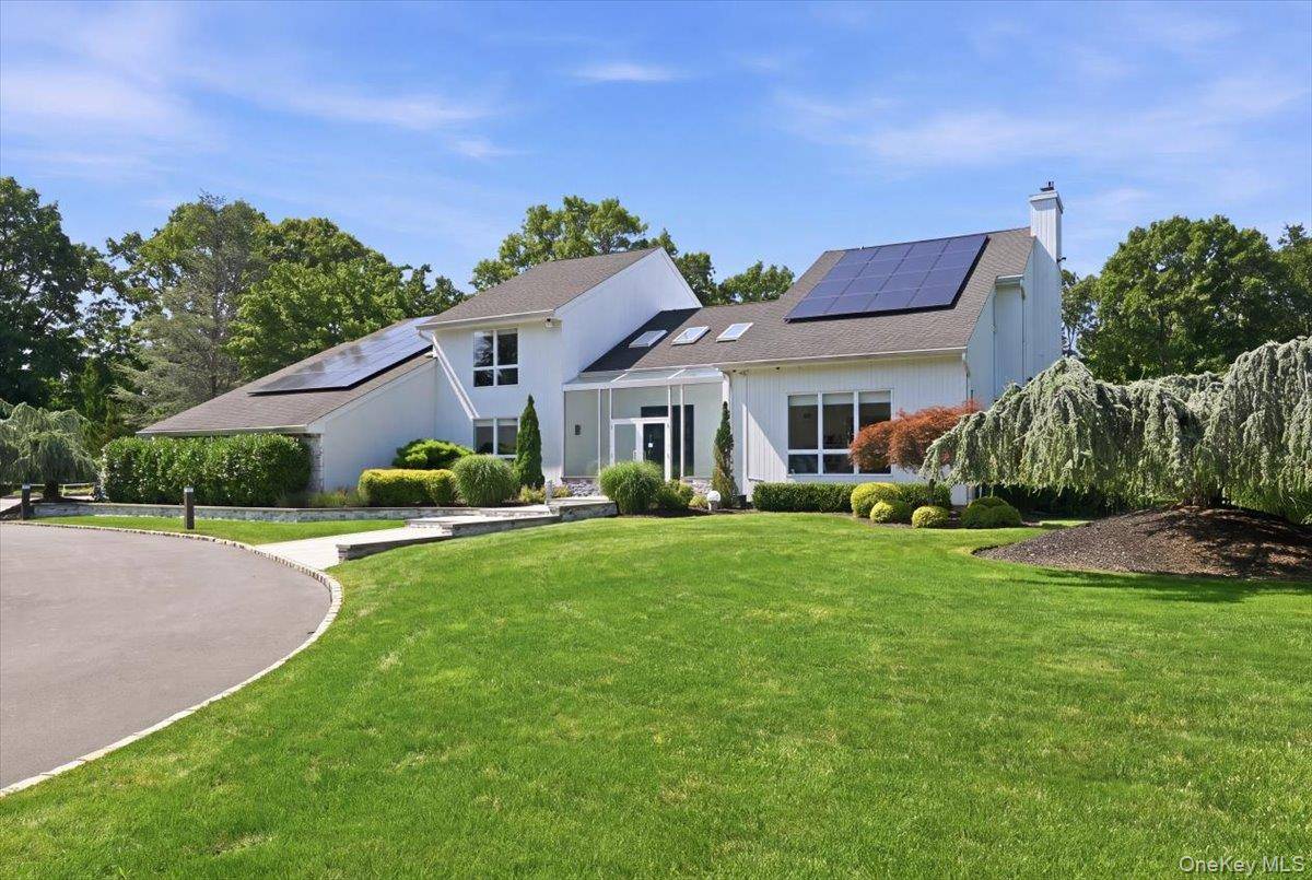 5 Meadow Gate, Head Of The Harbor, NY 11780