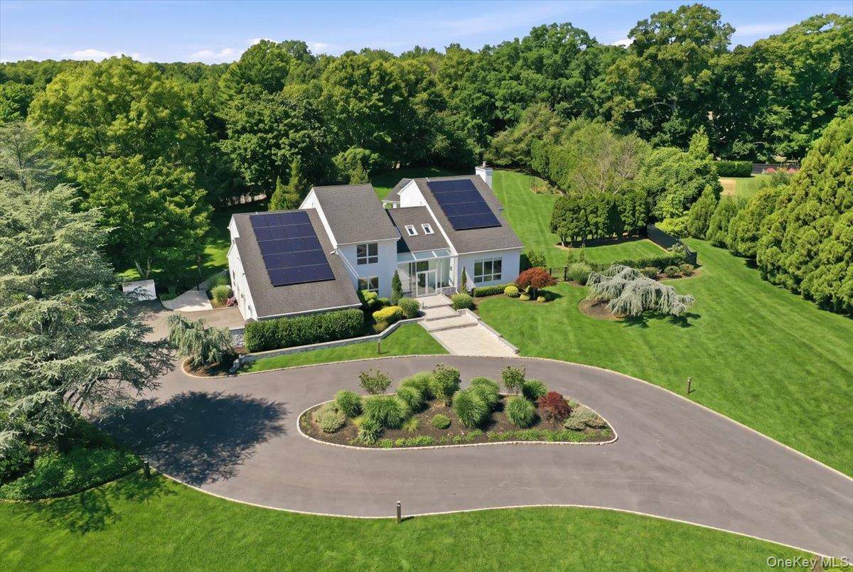 5 Meadow Gate, Head Of The Harbor, NY 11780