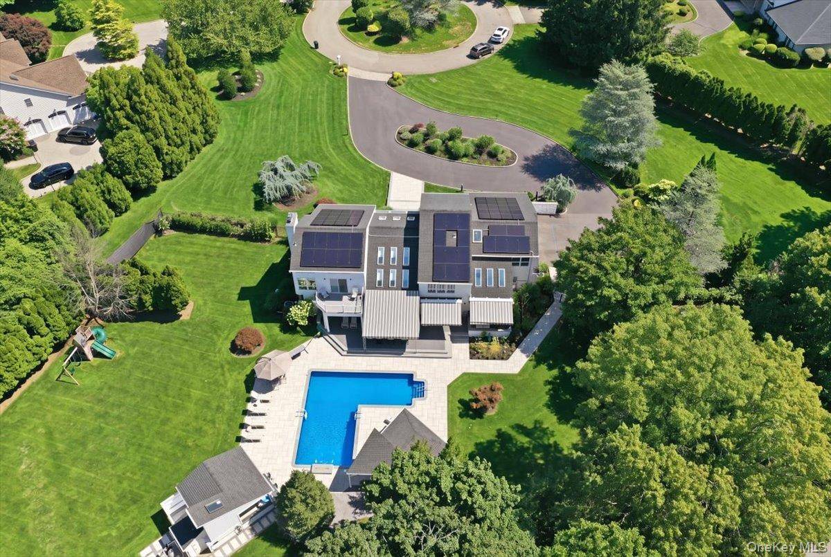 5 Meadow Gate, Head Of The Harbor, NY 11780