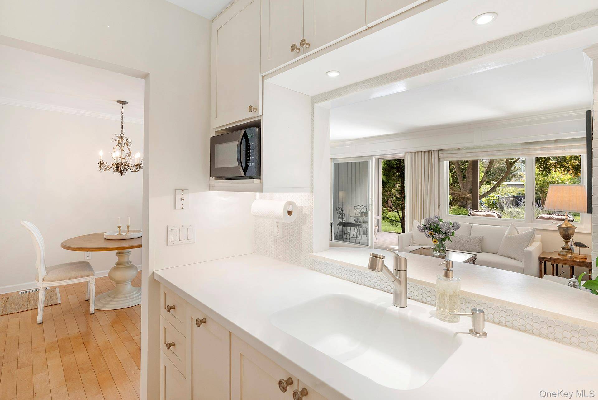 514 Pantigo RD #5, East Hampton, NY 11937
