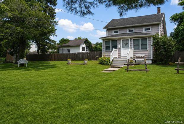 63 Smith ST, Sayville, NY 11782