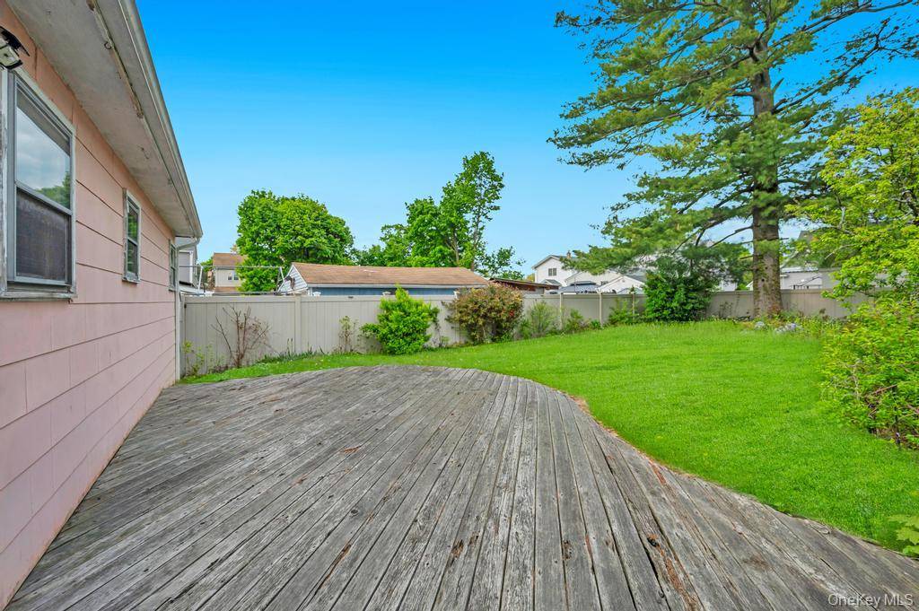 529 Liberty ST, Uniondale, NY 11553