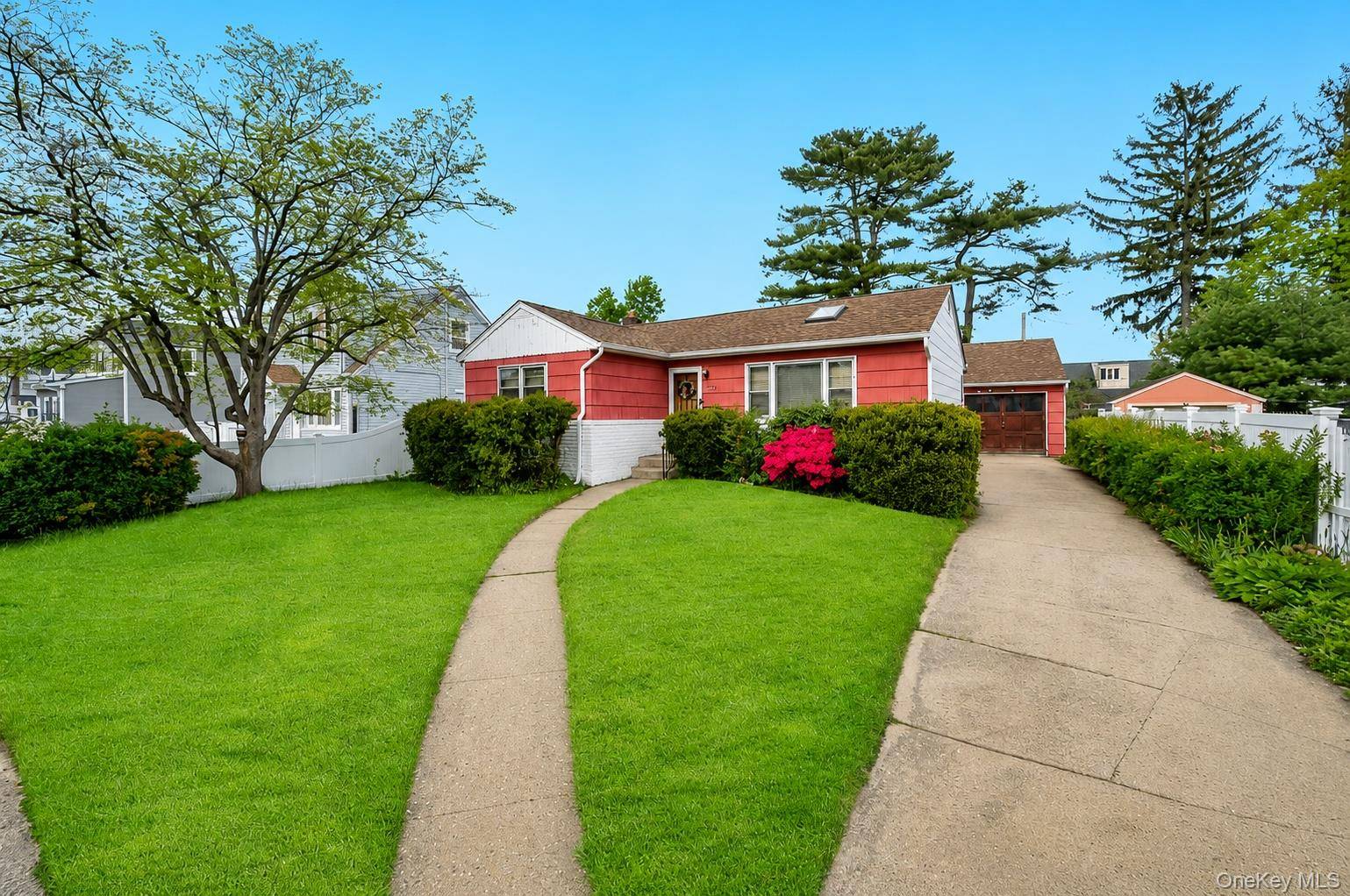 529 Liberty ST, Uniondale, NY 11553