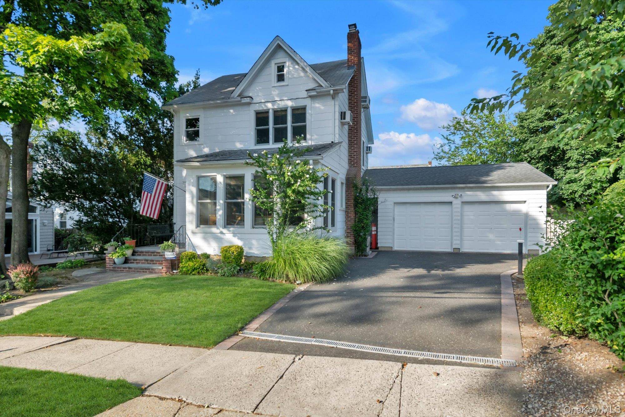 47-11 Belmont RD, Great Neck, NY 11020