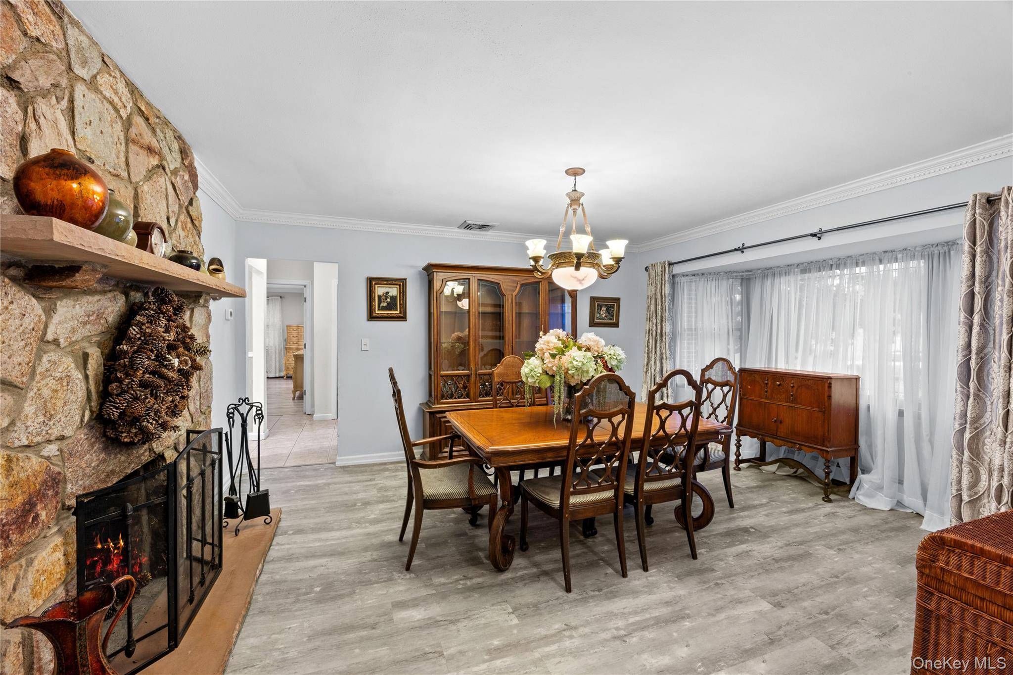 579 Empire AVE, West Babylon, NY 11704