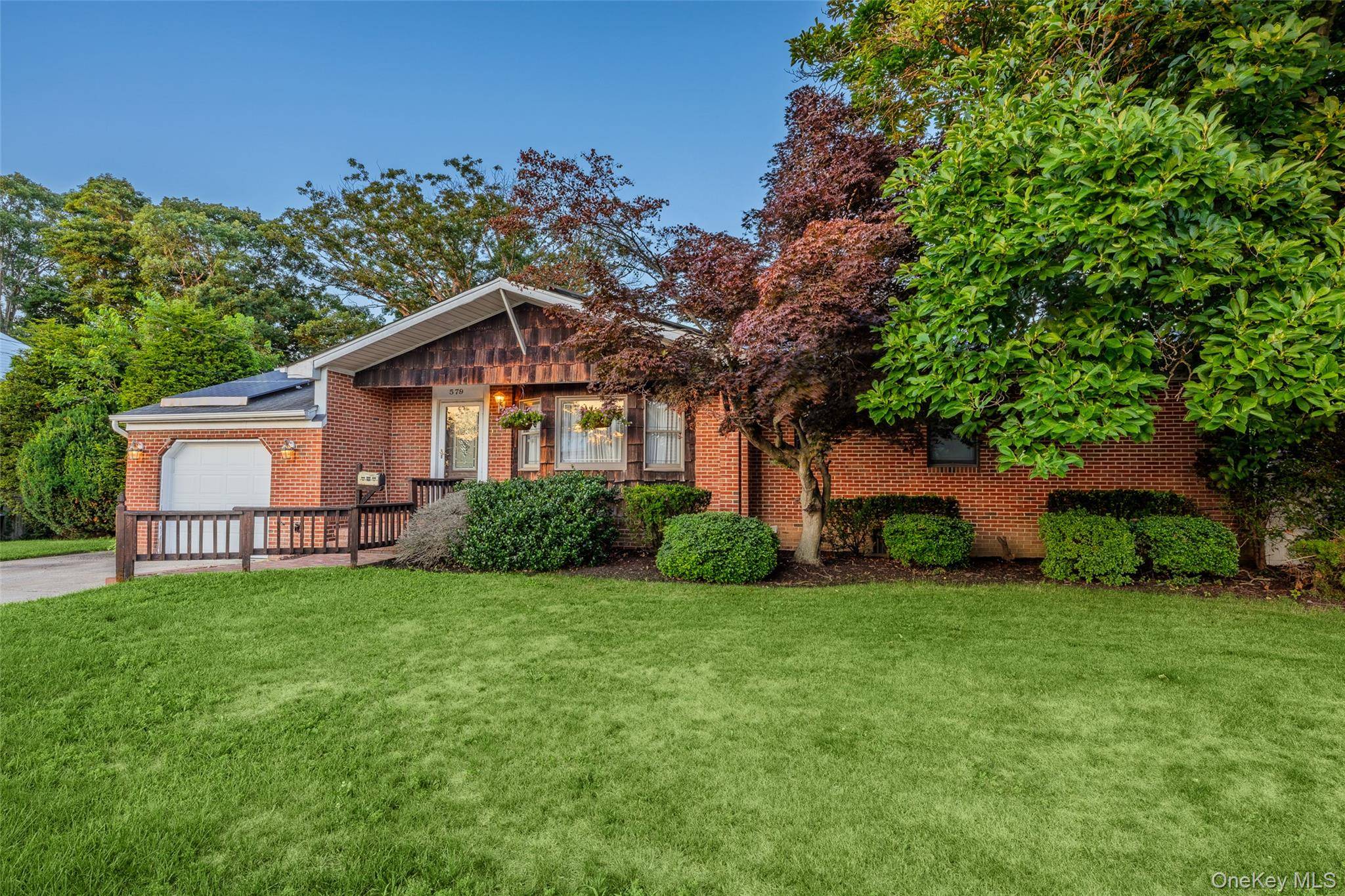 579 Empire AVE, West Babylon, NY 11704