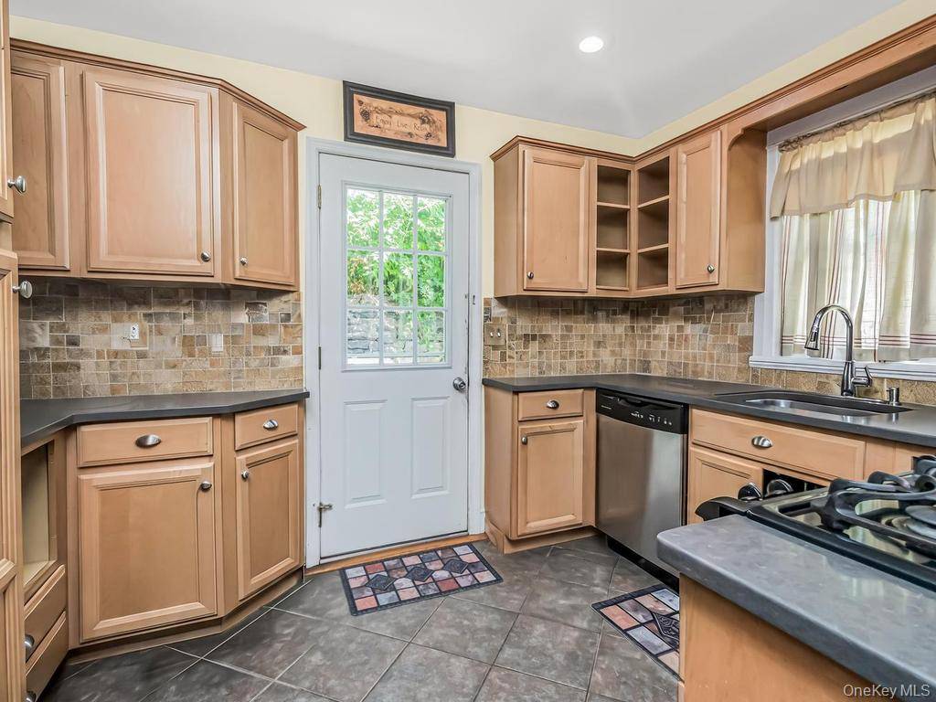 29 S Washington AVE, Hartsdale, NY 10530