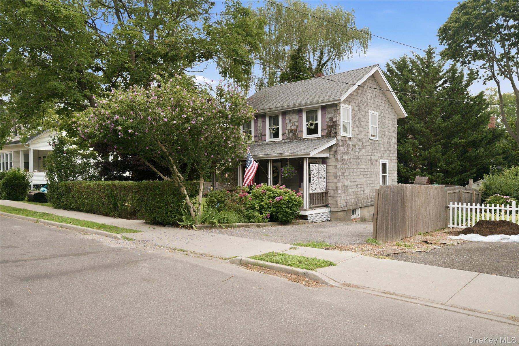 308 Monsell PL, Greenport, NY 11944