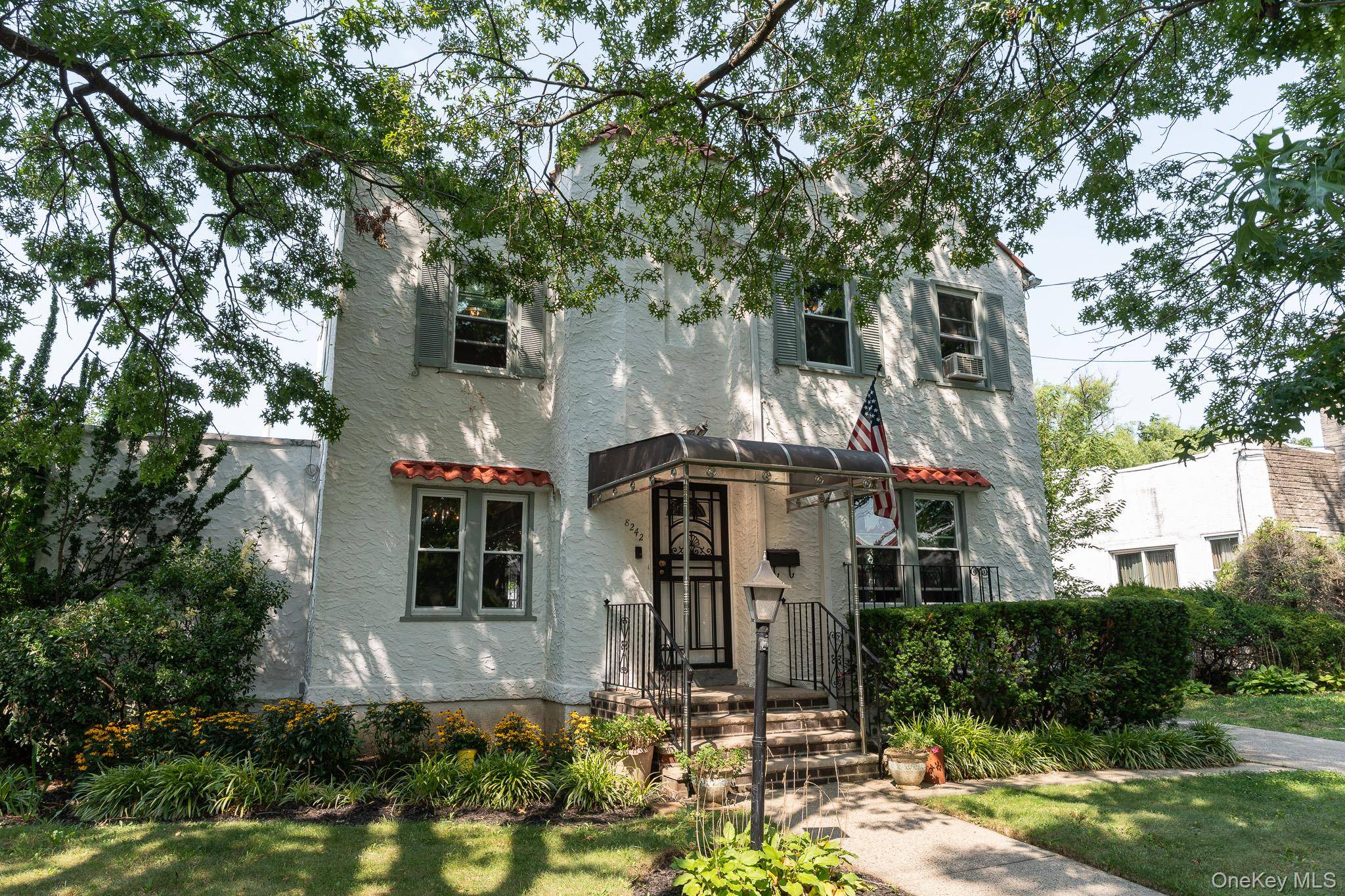 82-42 233rd ST, Queens Village, NY 11427