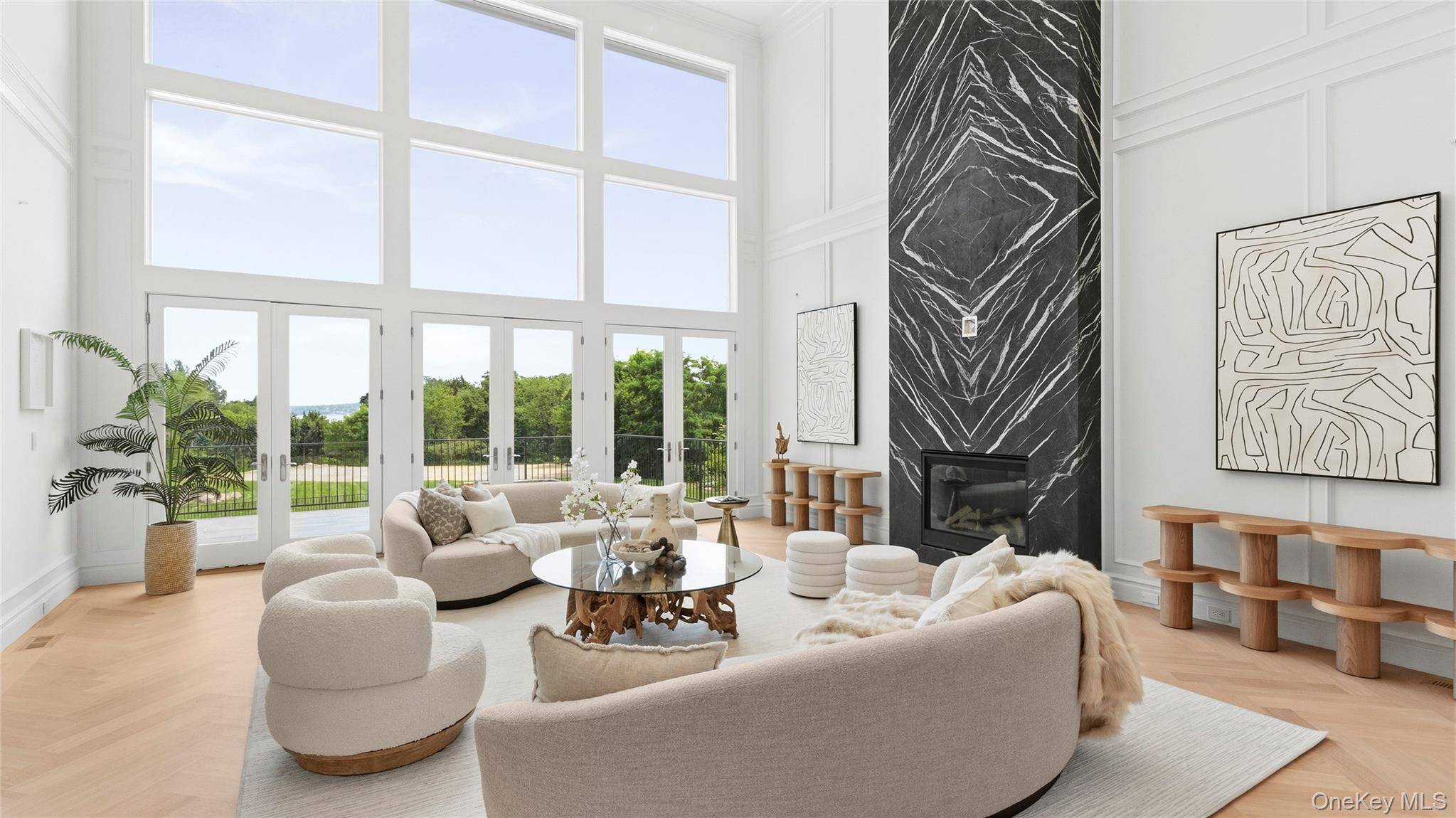 4 Shepherds LN, Sands Point, NY 11050