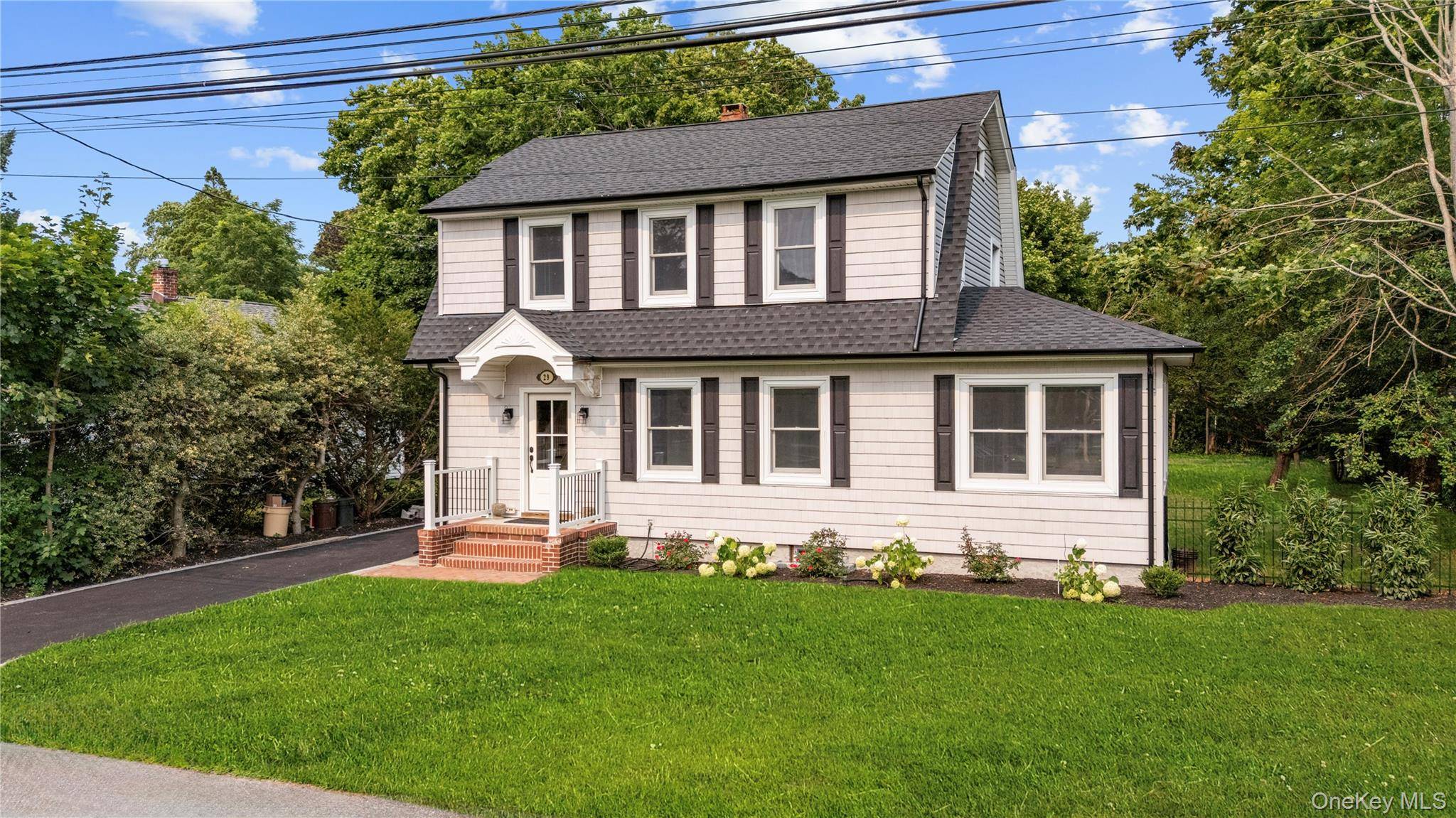 29 Colton AVE, Sayville, NY 11782