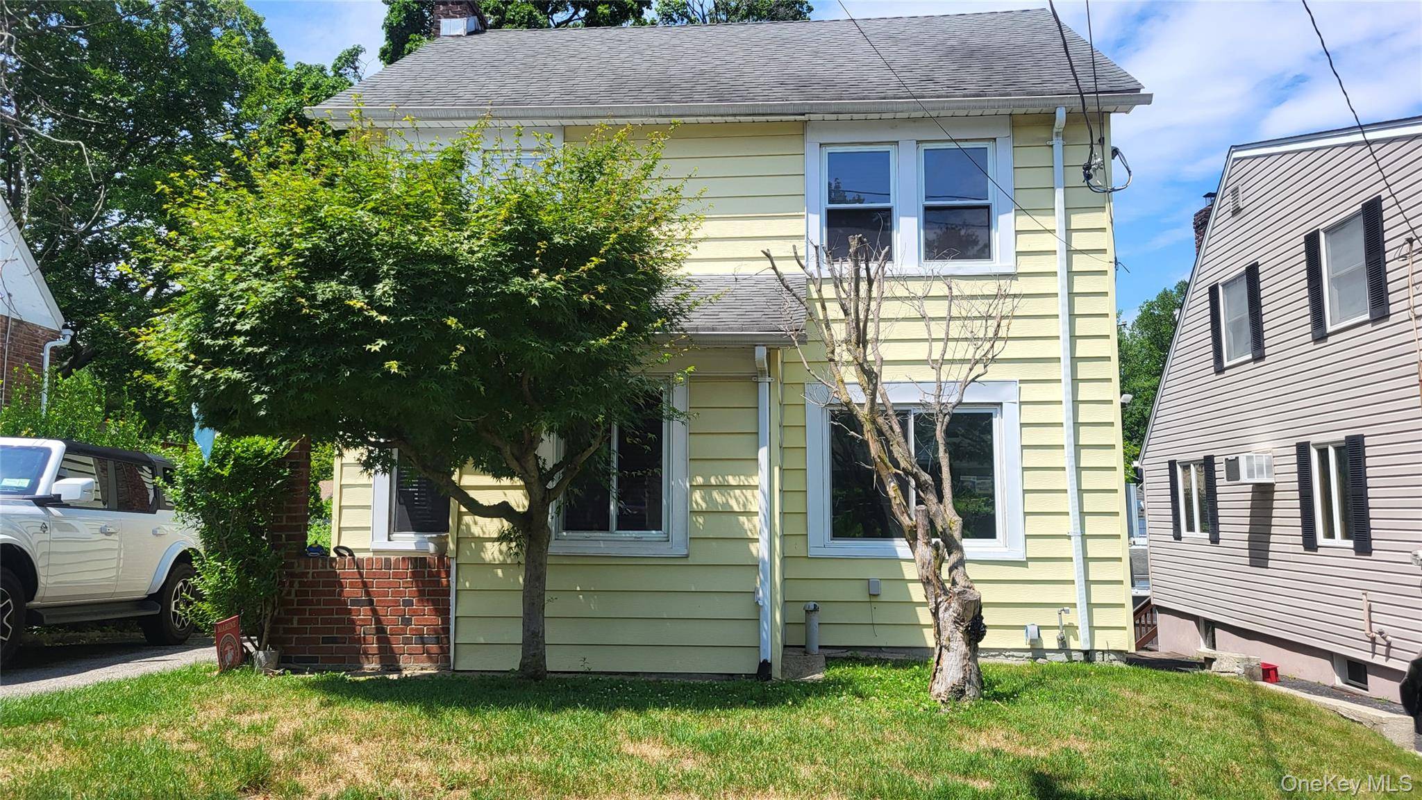 34 Irma AVE, Port Washington, NY 11050