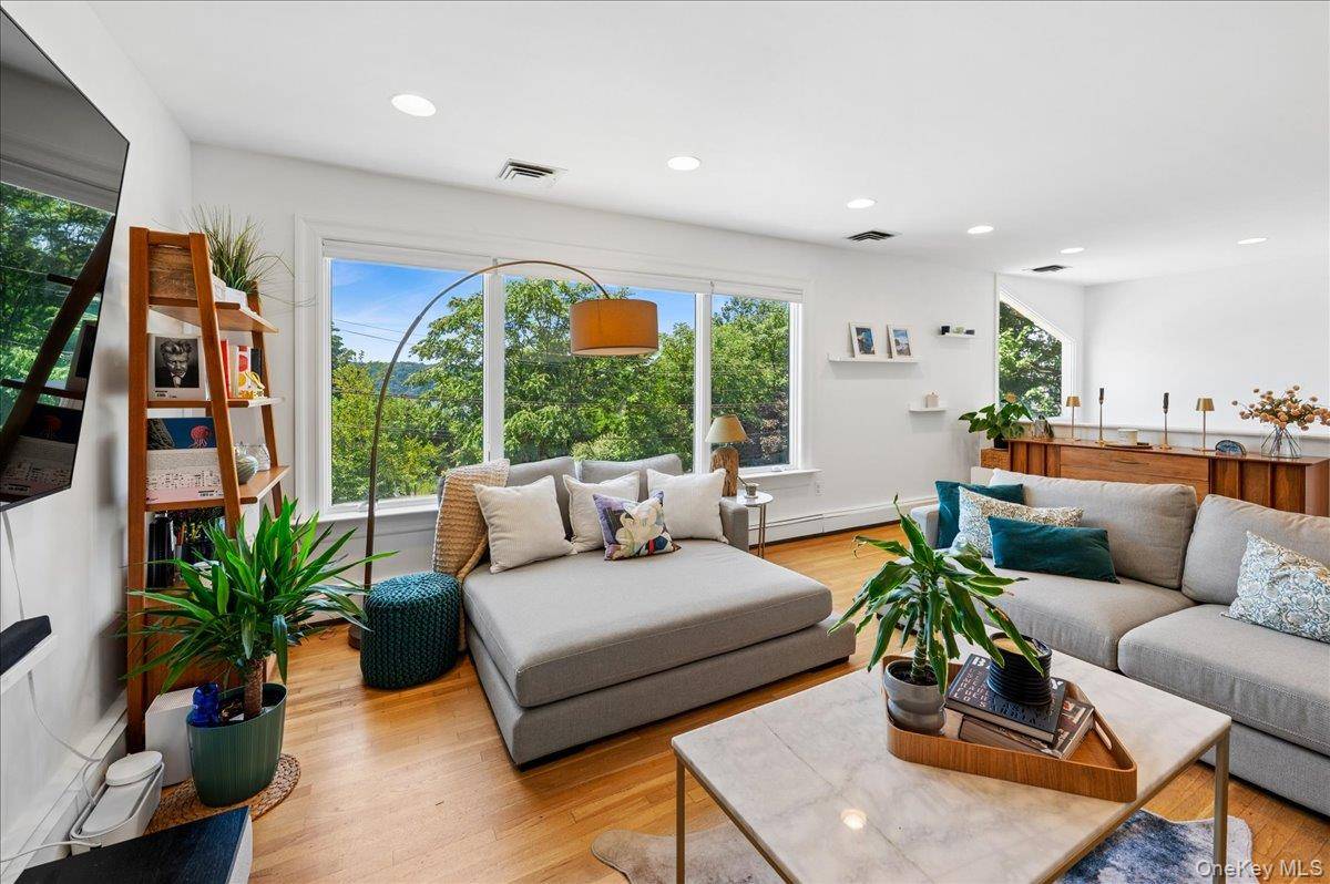 12 Livingston AVE, Dobbs Ferry, NY 10522