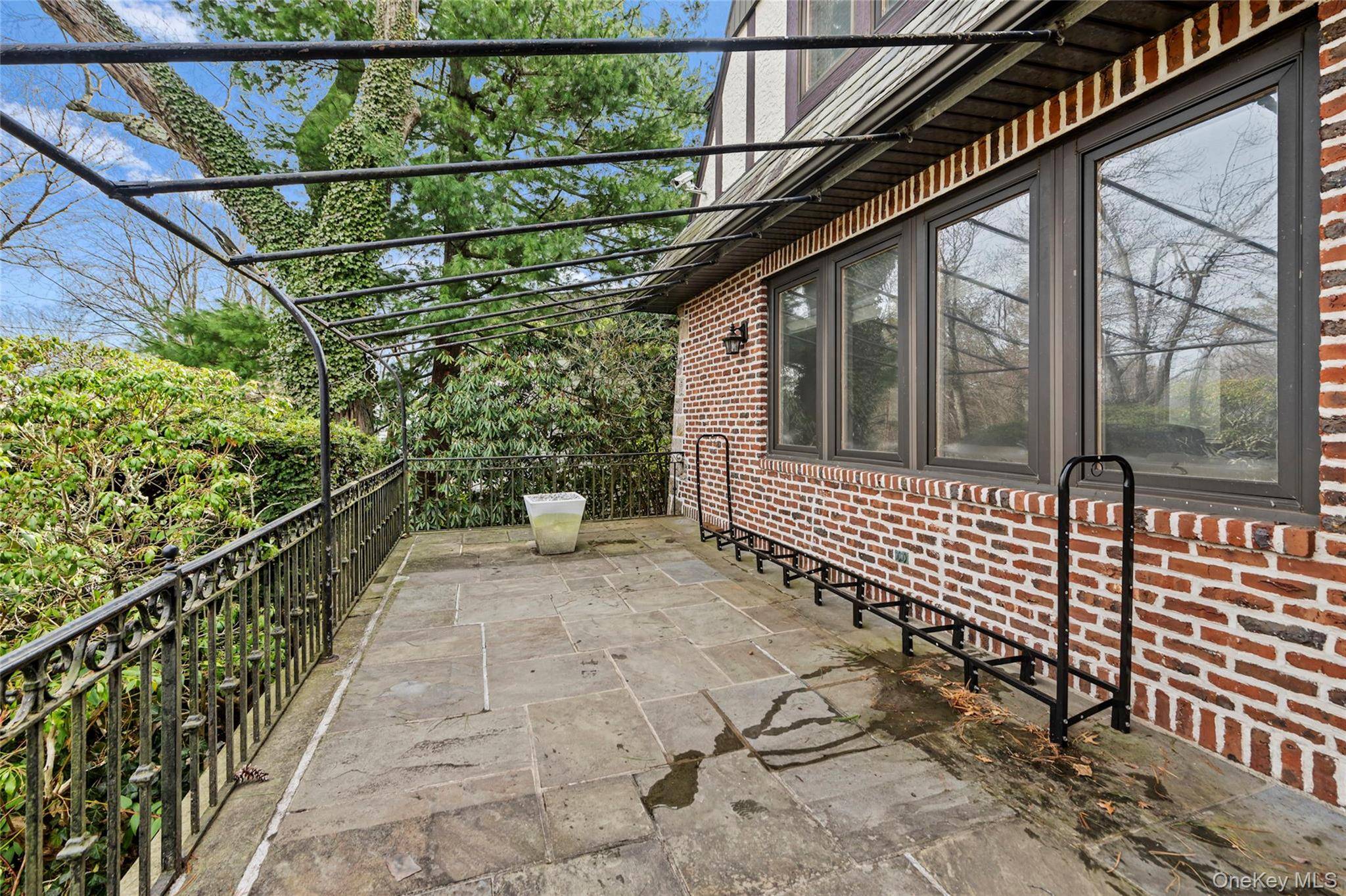 44 Fenimore RD, New Rochelle, NY 10804