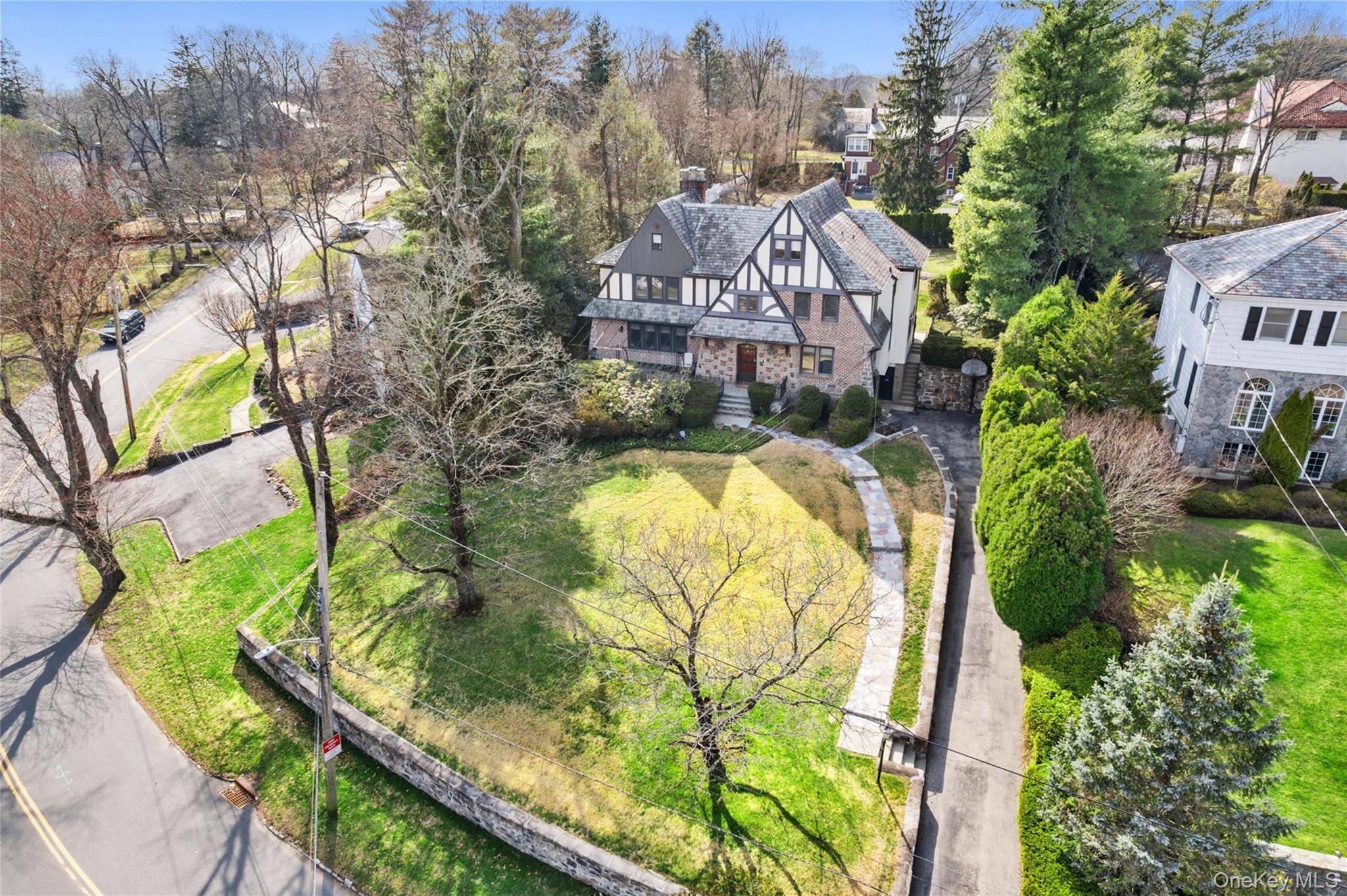44 Fenimore RD, New Rochelle, NY 10804