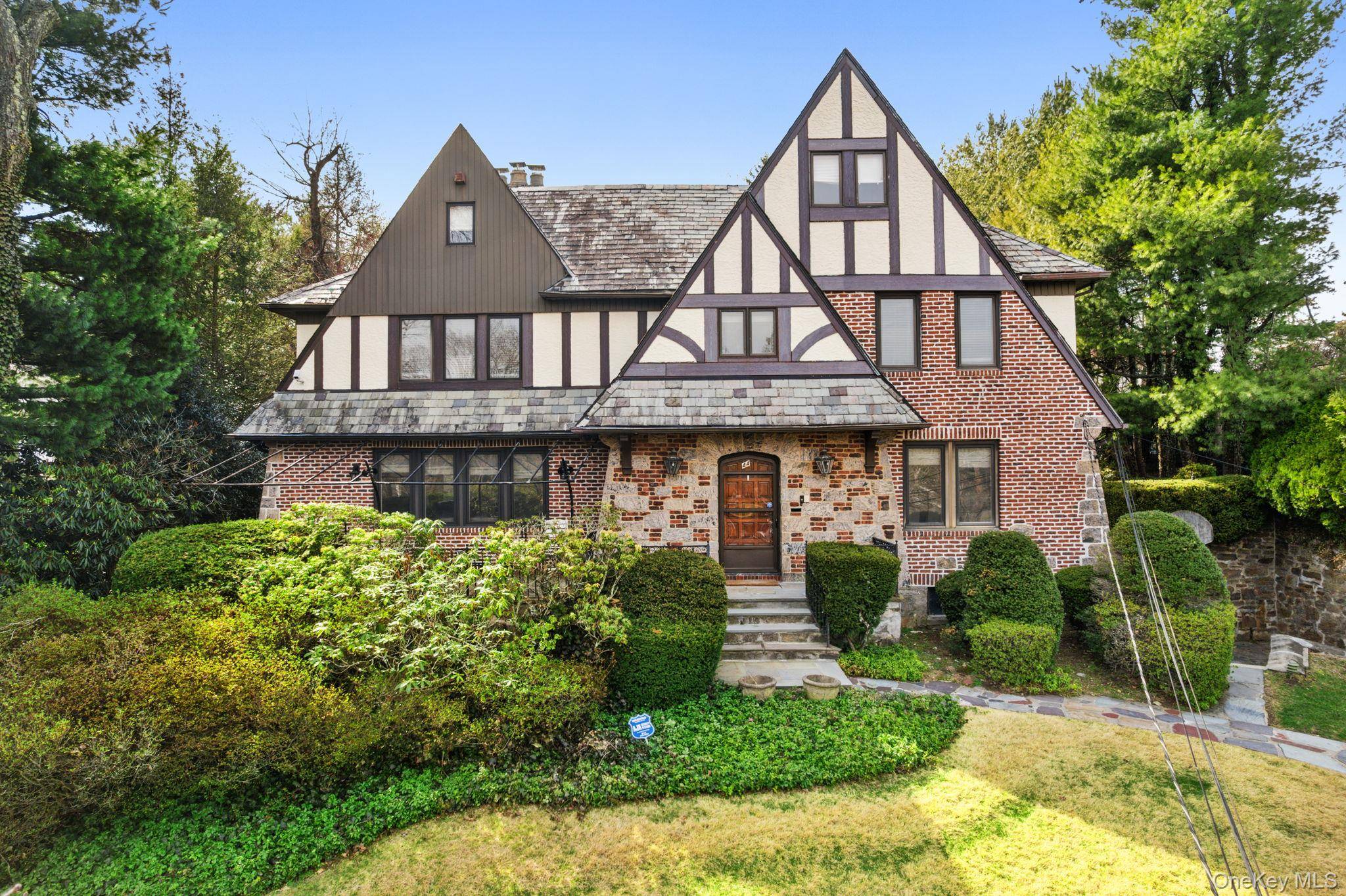 44 Fenimore RD, New Rochelle, NY 10804